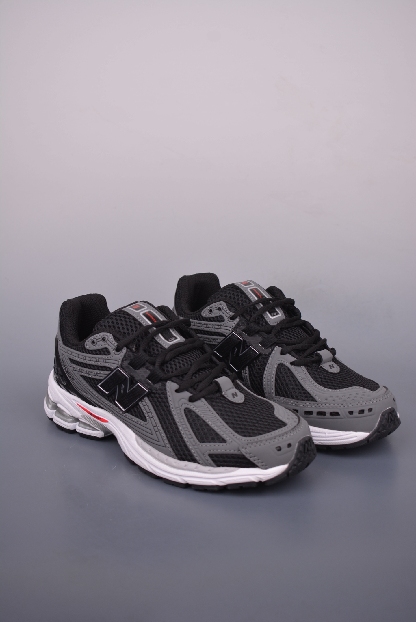 New Balance 1906R Retro Sneakers - Classic Style, Modern Comfort and Durability 2 i1750629301418 5733 0 0