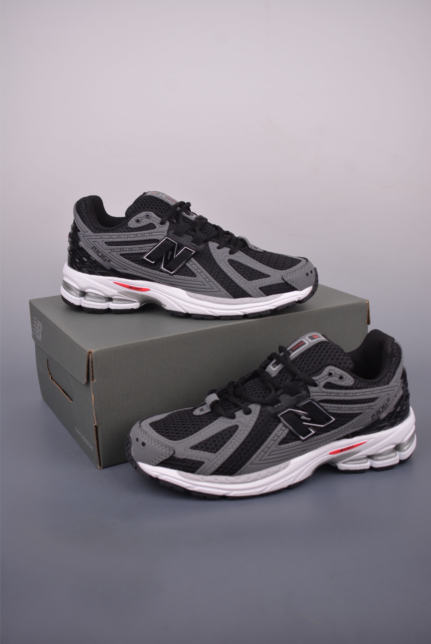 New Balance 1906R Retro Sneakers - Classic Style, Modern Comfort and Durability 6 i1750629301475 9738 0 4