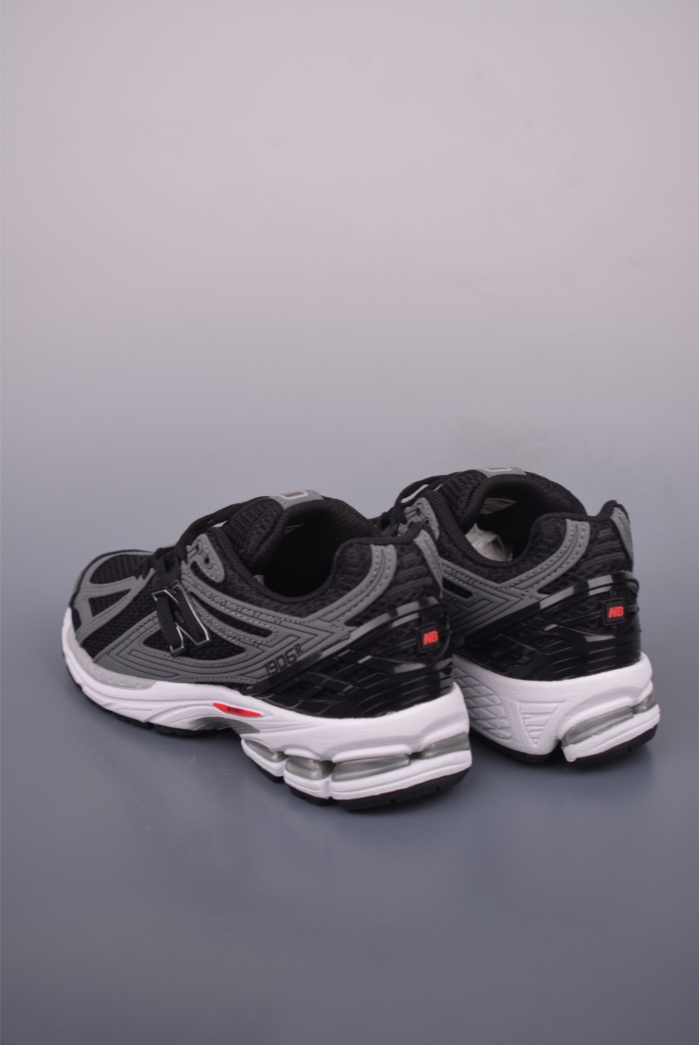 New Balance 1906R Retro Sneakers - Classic Style, Modern Comfort and Durability 3 i1750629303041 2479 0 1