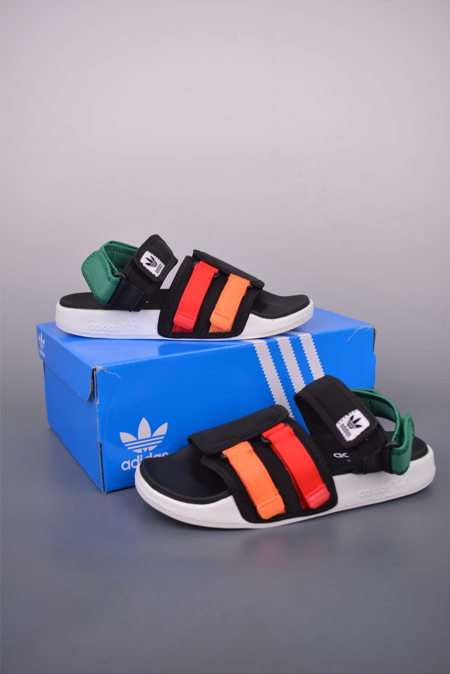 130 Adidas 阿迪达斯 Adilette Sandal 4.0 韩版休闲时尚沙滩凉鞋 HP3096