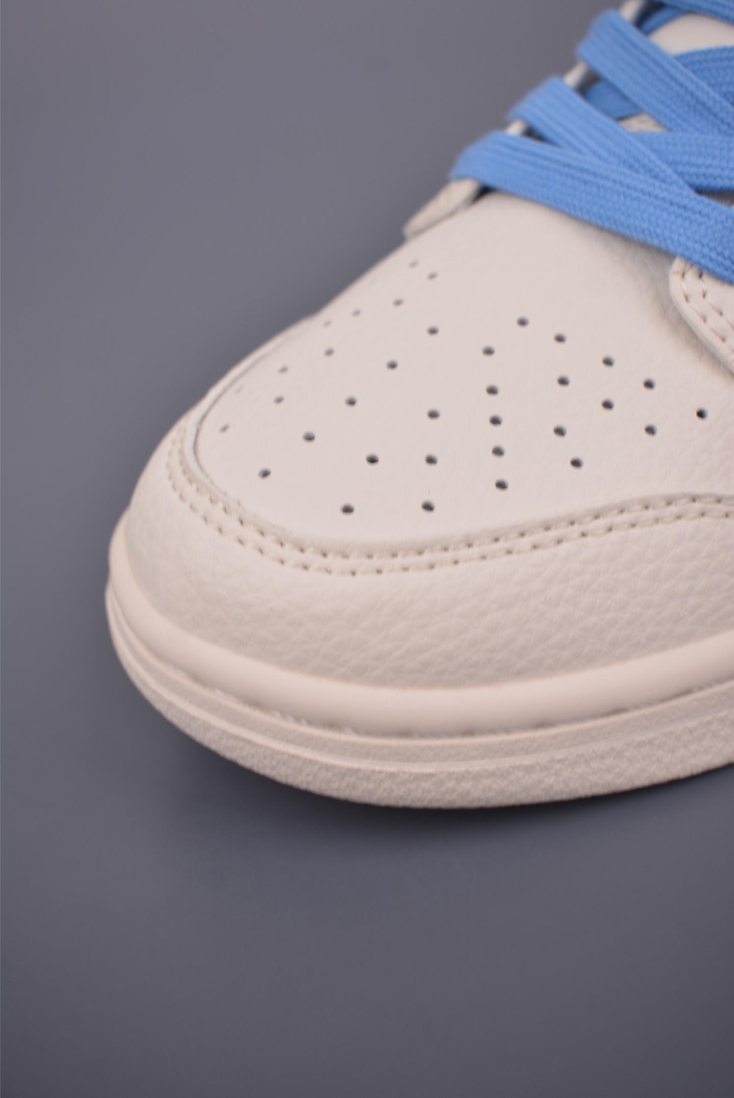 Nike SB Dunk Low Louis Vuitton Cream Blue Sneakers - Limited Edition 7 i1750717679163 710 0 5