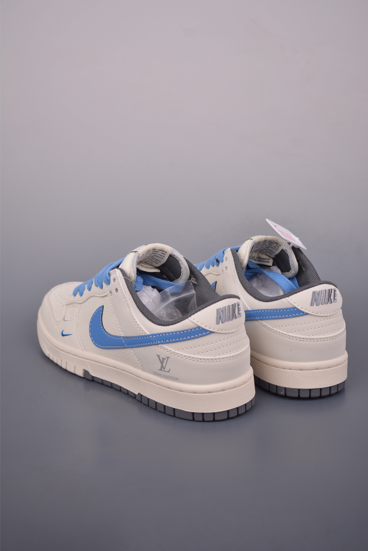 Nike SB Dunk Low Louis Vuitton Cream Blue Sneakers - Limited Edition 3 i1750717680739 6064 0 1