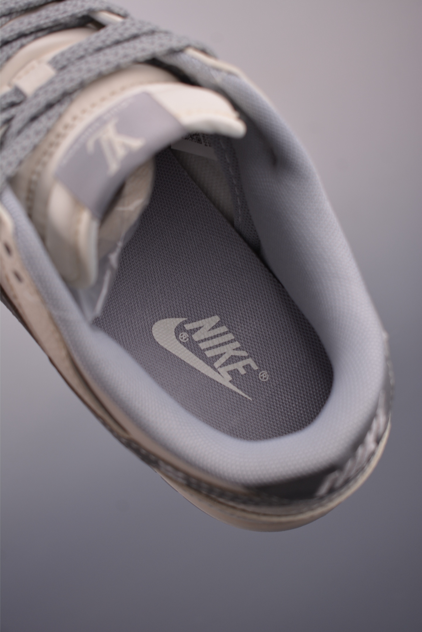 280 Nike SB Dunk Low LV联名 JP126827-110