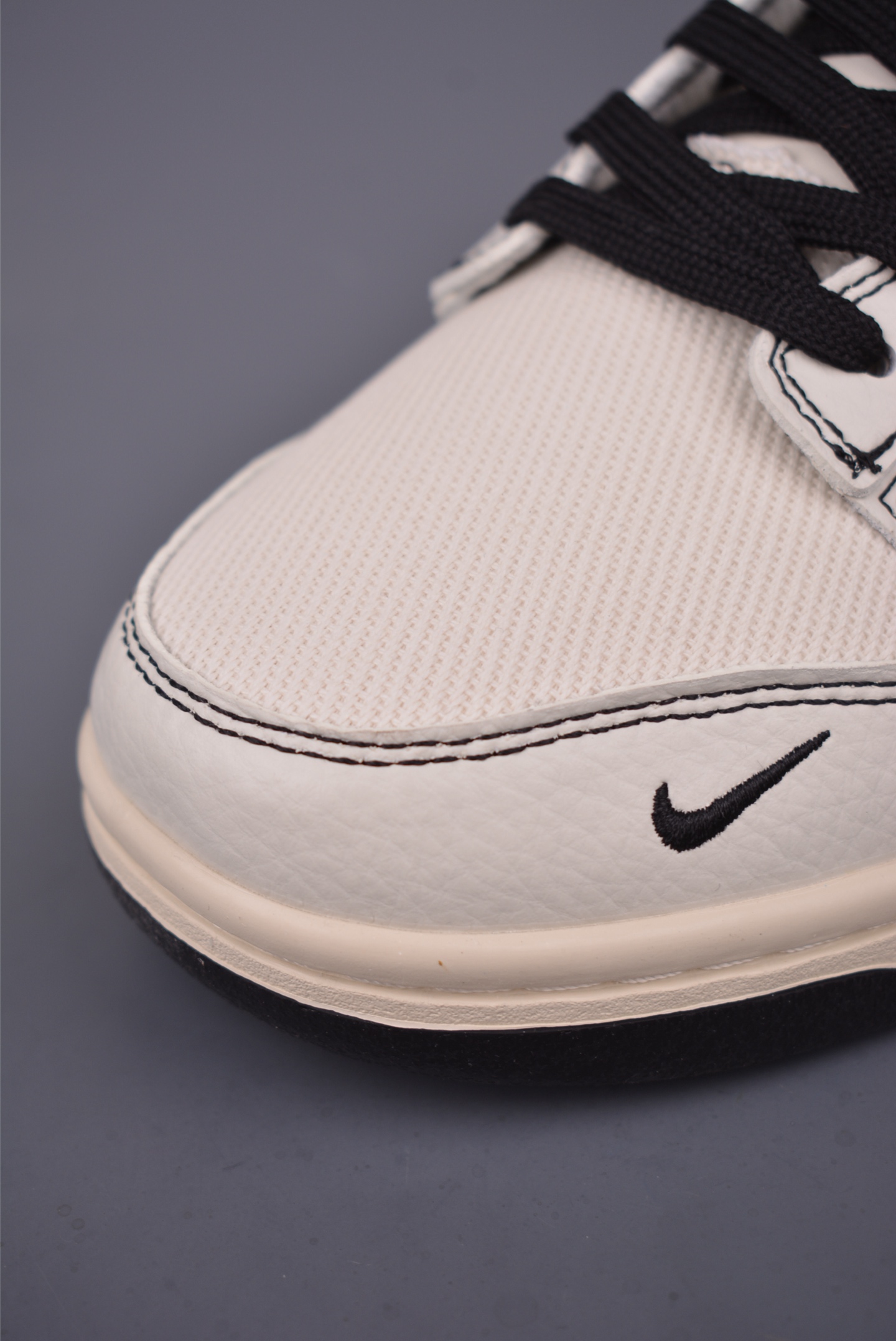 Nike SB Dunk Low Supreme Collab White Leather Sneakers, Size 36-45 6 i1750717830160 3961 0 5