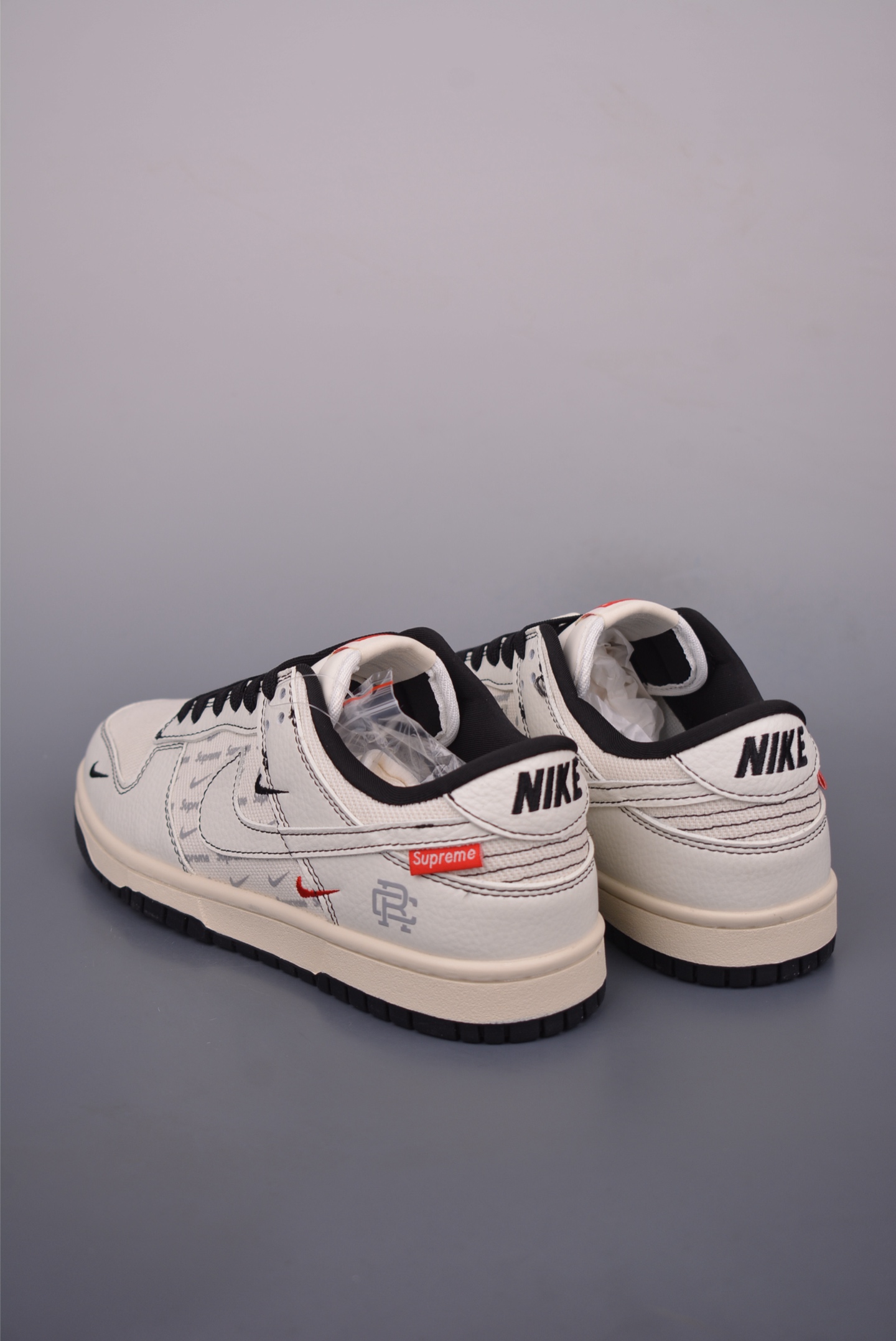 Nike SB Dunk Low Supreme Collab White Leather Sneakers, Size 36-45 2 i1750717830161 4086 0 1