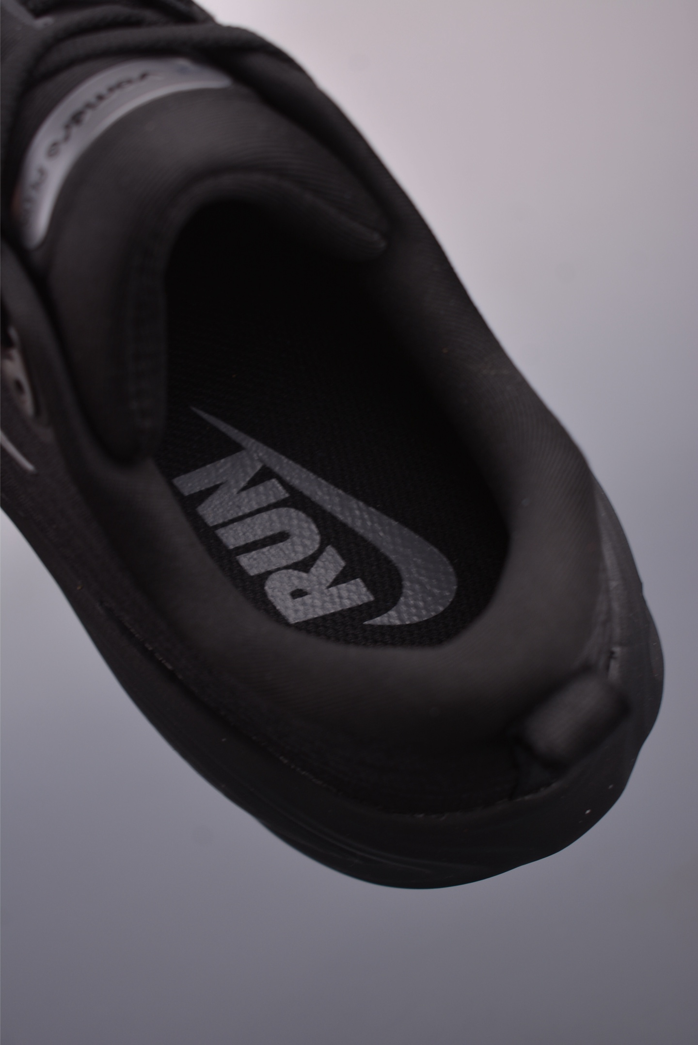 200 Nike Air Zoom Vomero PLUS 纯原版本 运动跑鞋 HV8150-003-Chinese UA Cheap High Quatity Brand Clothes Bags handbags Sneakers wholesale wholesaler seller from China Factory suppliers Fashion Clothing Shoes best Quality Beautiful Price 200 Nike Air Zoom Vomero PLUS 纯原版本 运动跑鞋 HV8150-003