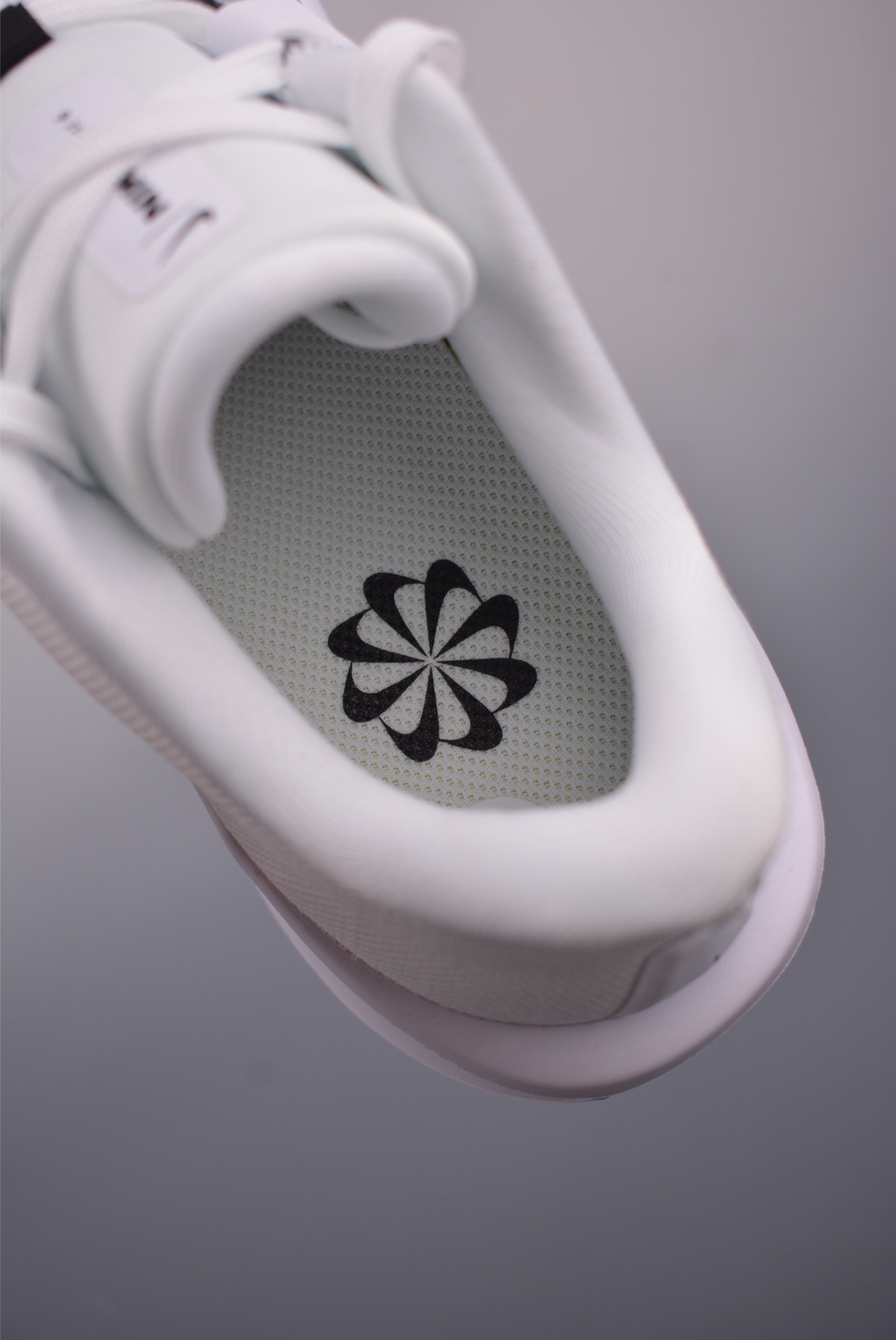 170 Nike Quest 6极速6代 网面透气 时尚休闲跑步鞋 FD6033-100