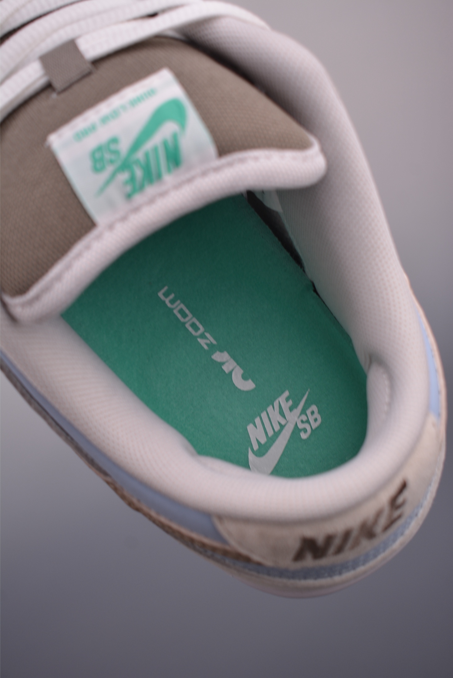 200 NIKE SB Dunk Low 性价比天花板 HF3704-001-Chinese UA Cheap High Quatity Brand Clothes Bags handbags Sneakers wholesale wholesaler seller from China Factory suppliers Fashion Clothing Shoes best Quality Beautiful Price 200 NIKE SB Dunk Low 性价比天花板 HF3704-001