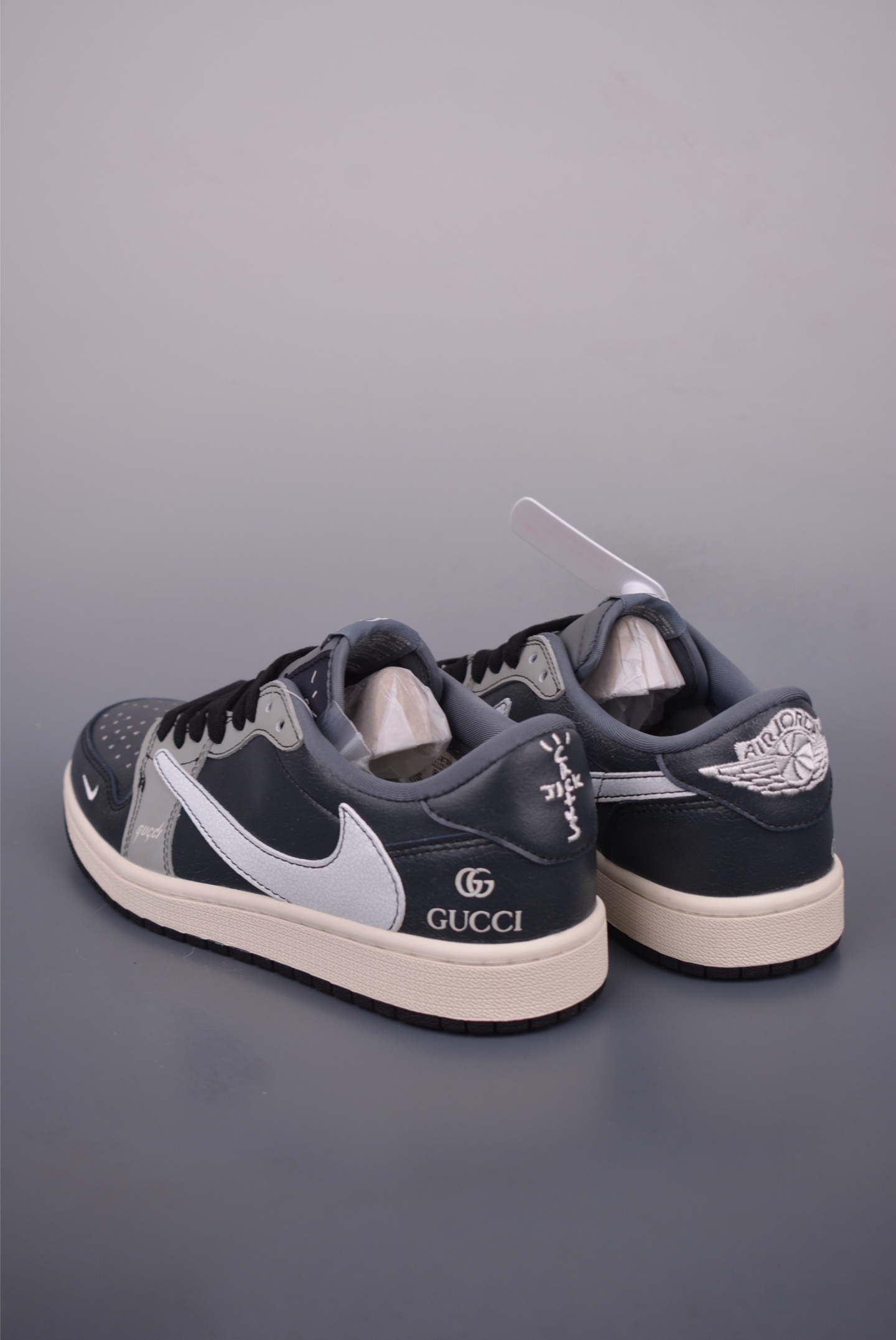 Fragment x Travis Scott x Gucci Air Jordan 1 Low - Limited Edition Sneaker 2 i1750800010858 1062 0 1