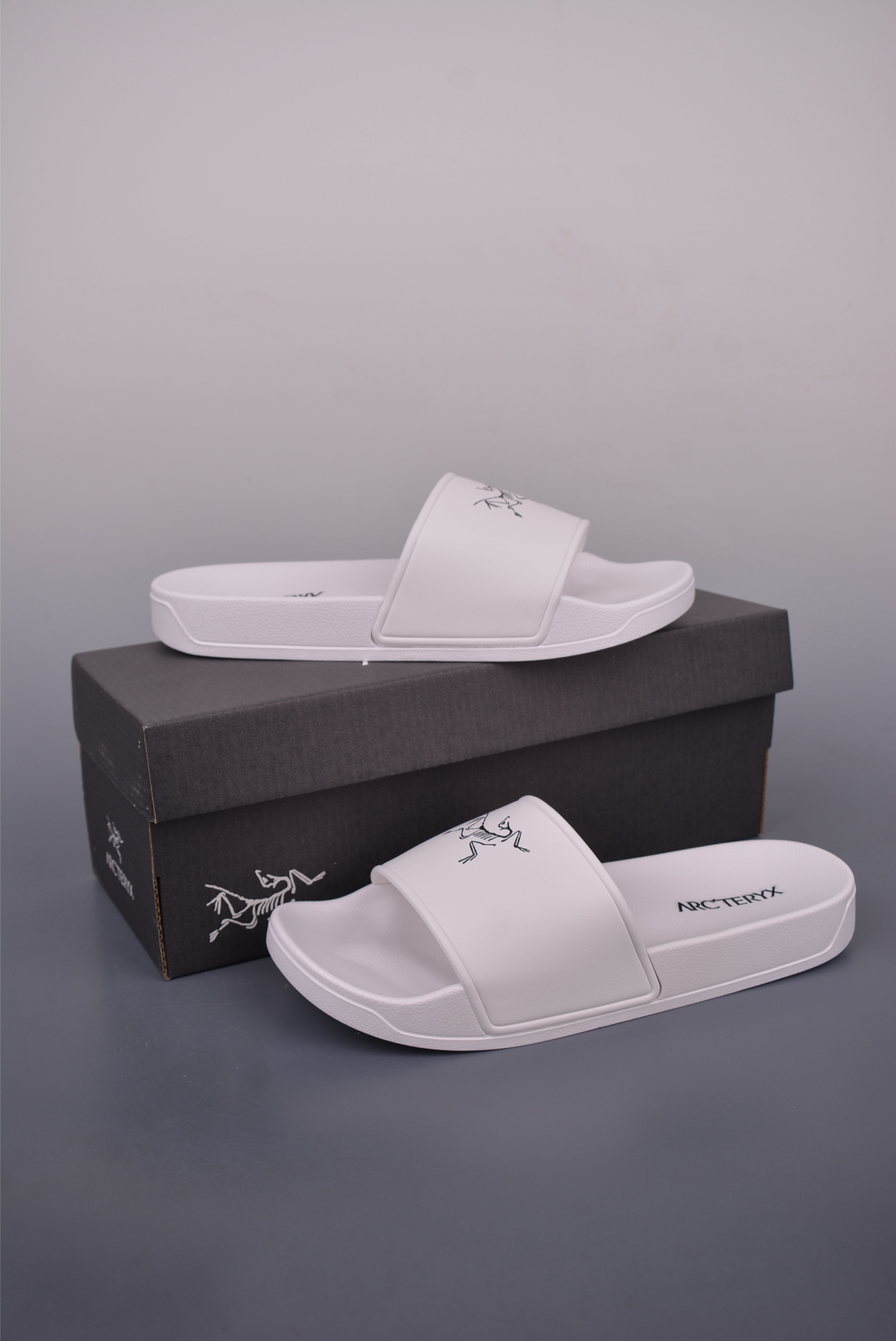 Arcteryx Slipper: Comfort & Support, One-Piece Upper, Cushioned Feel 6 i1750802638717 17 0 4