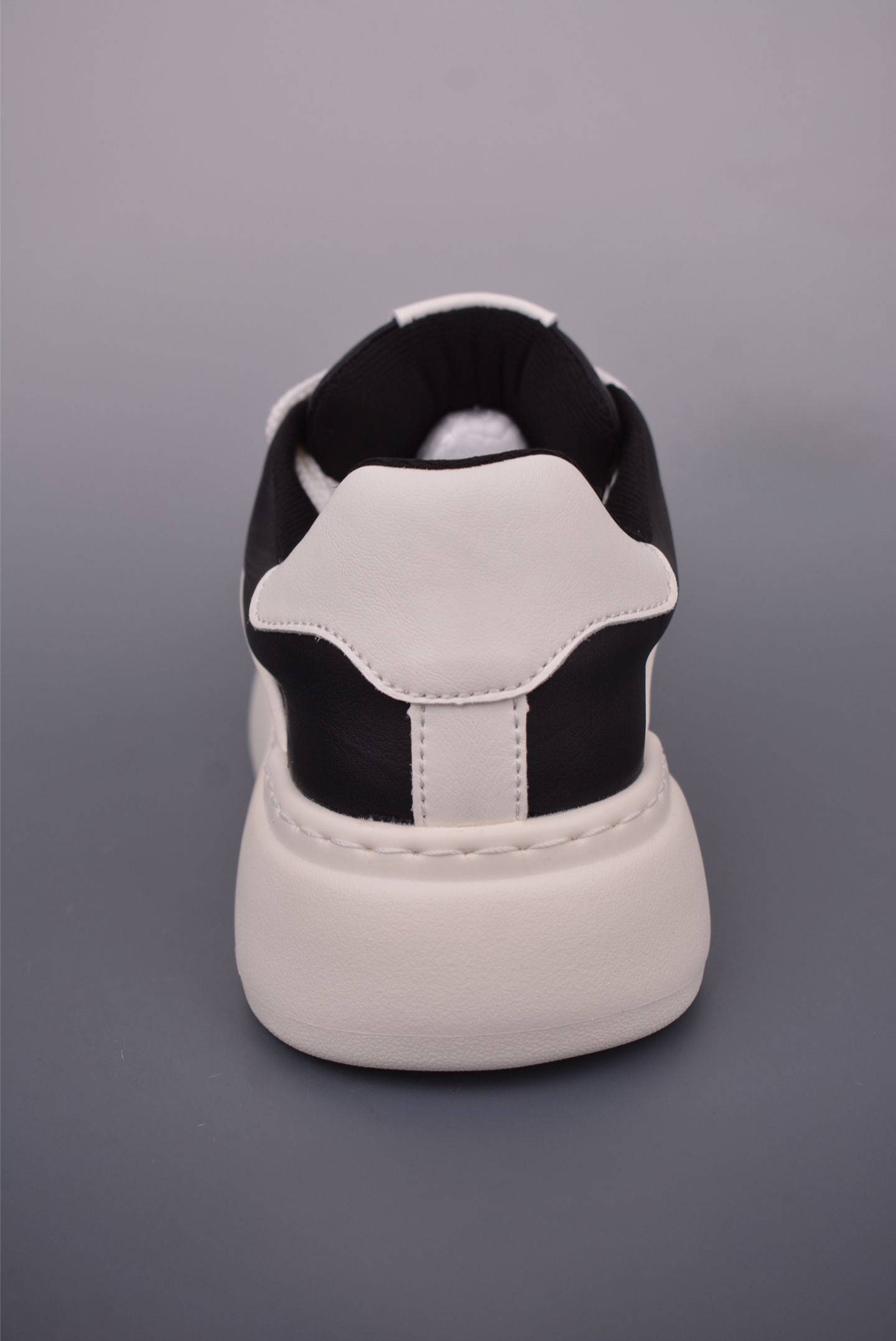 Fendi Low-Top Fashion Sneakers - Stylish Comfort for All Seasons 4 i1750802713573 6506 0 3