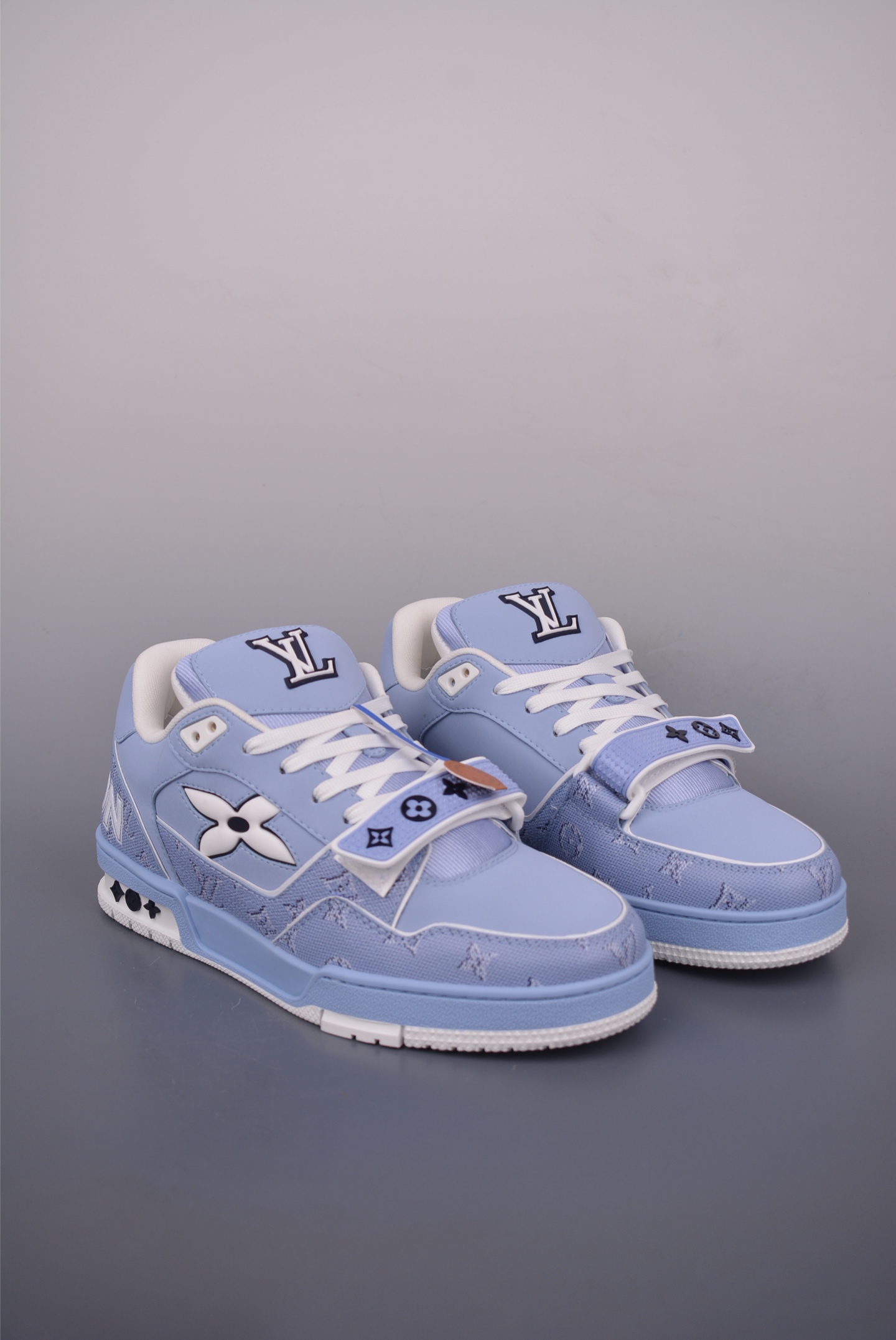 Louis Vuitton Trainer Sneakers Low Top Casual Shoes - Premium Quality & Design 2 i1750803691169 3300 0 0