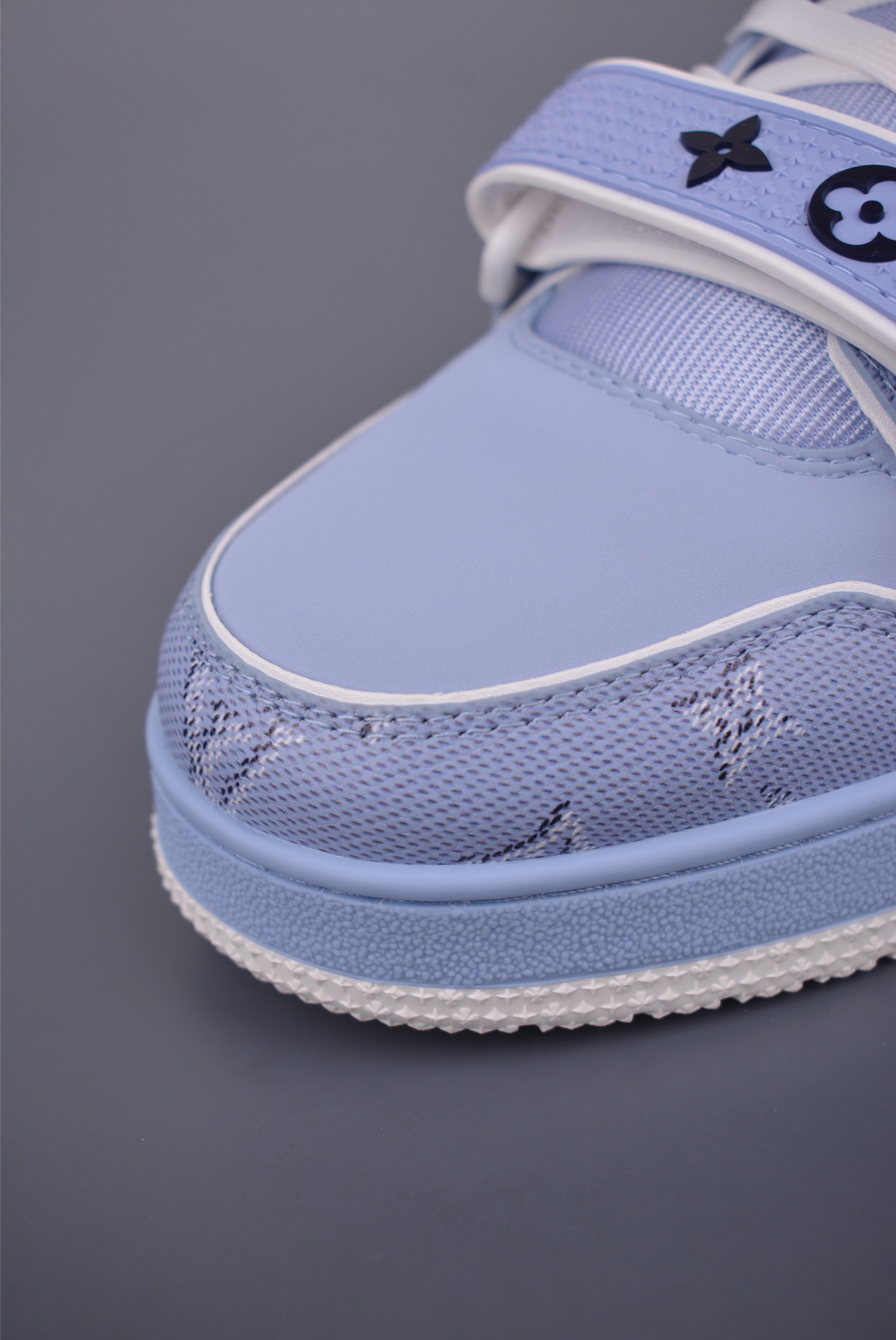Louis Vuitton Trainer Sneakers Low Top Casual Shoes - Premium Quality & Design 7 i1750803692700 3809 0 5