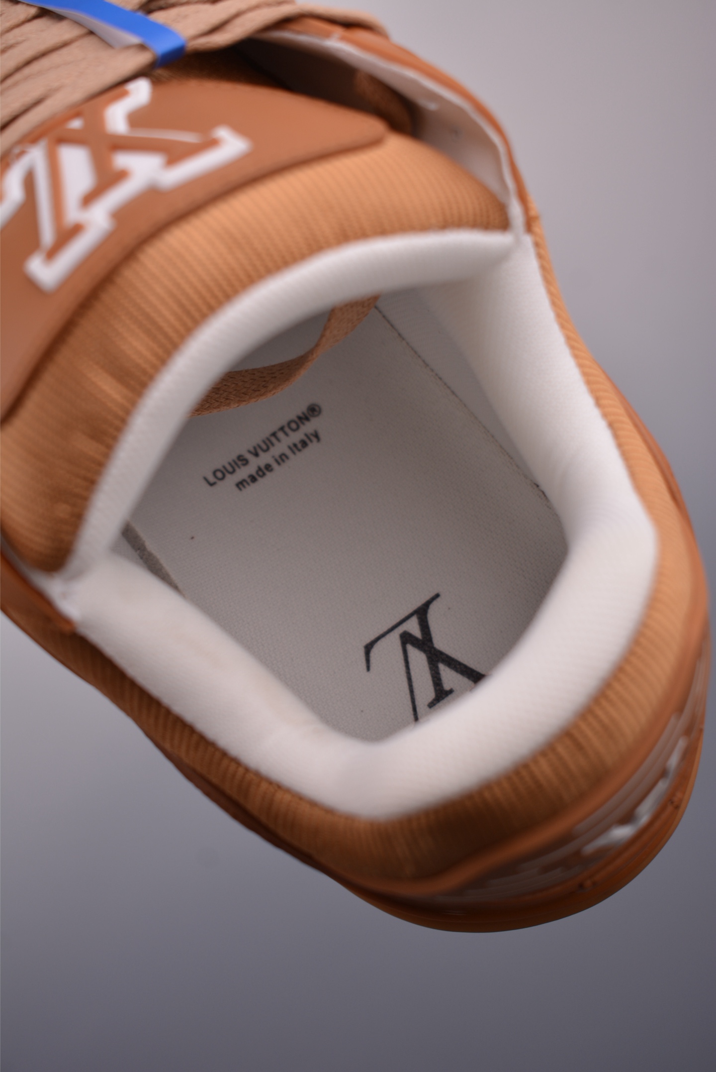 Louis Vuitton Trainer Sneakers: Premium Leather, Iconic Design 10 i1750804047562 3875 0 8