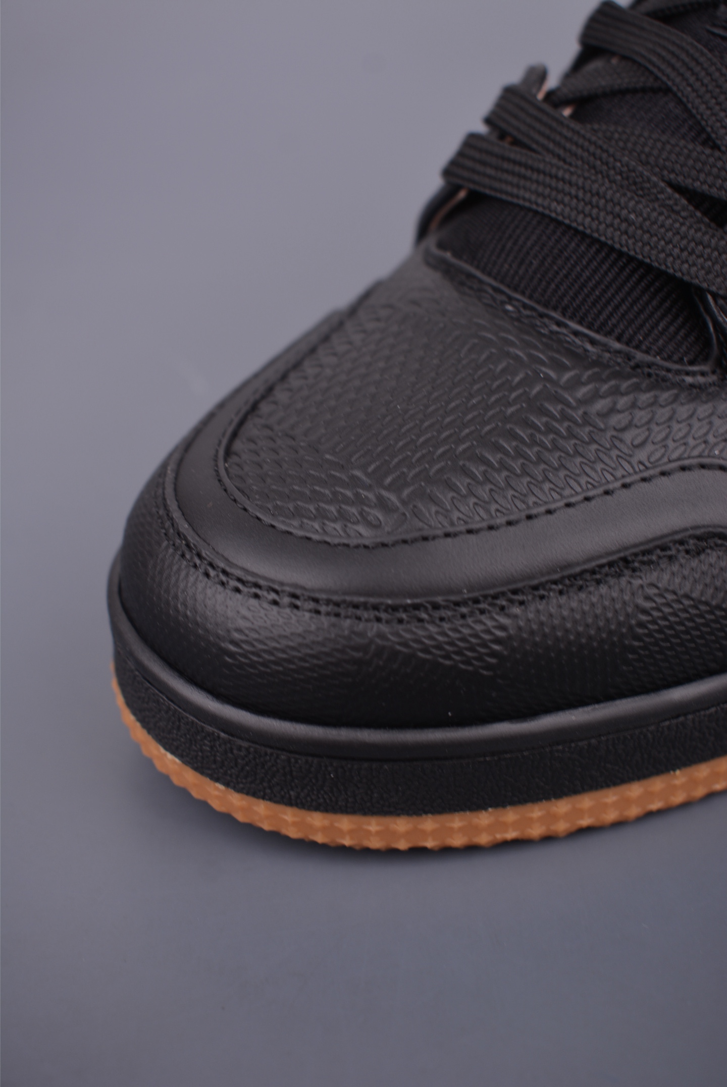 Louis Vuitton Trainer Low-Top Sneakers - Premium Leather, Original Design 6 i1750804103160 1218 0 5