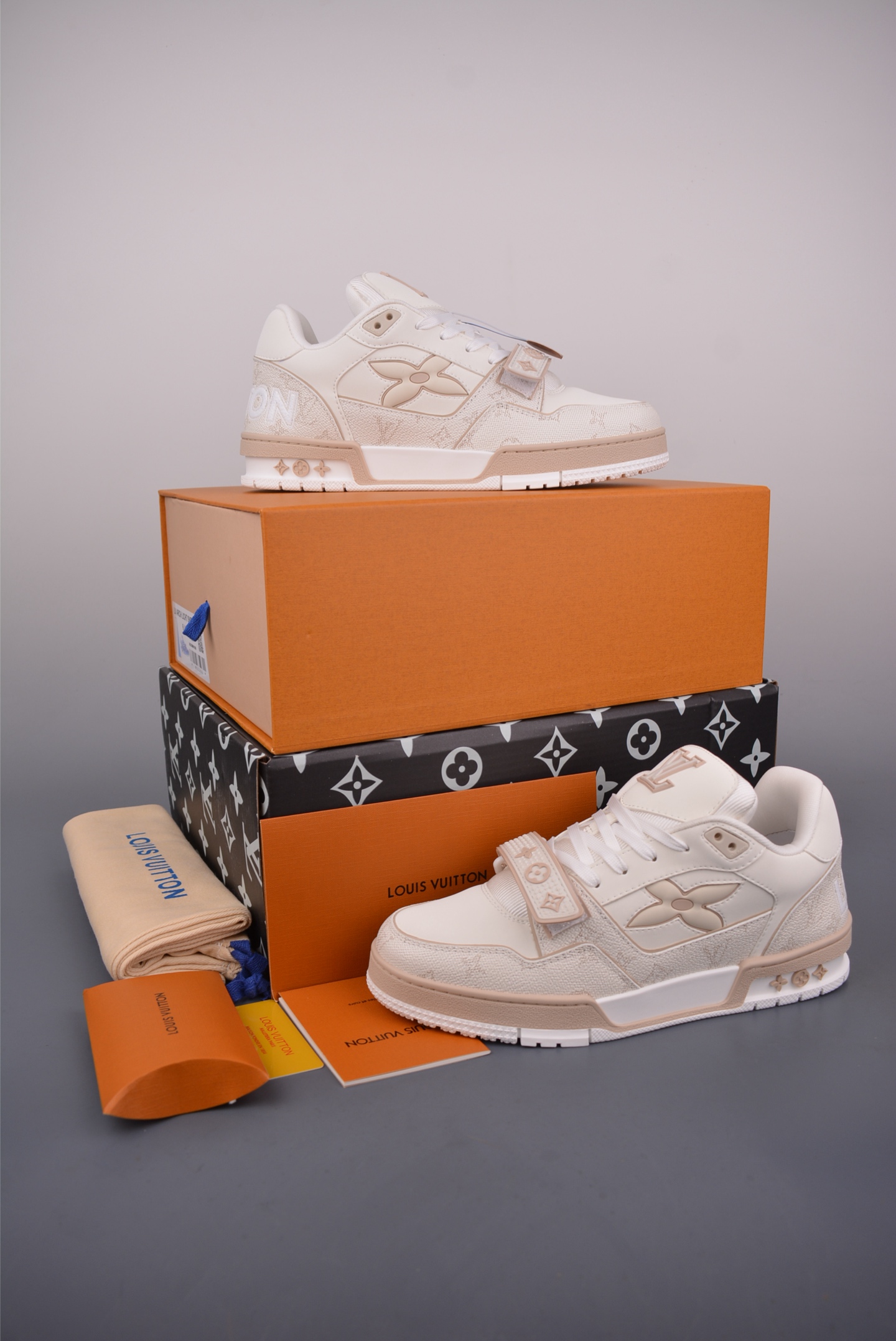 Louis Vuitton Trainer Sneaker: Stylish, Comfortable, and High-Quality Design 5 i1750804141345 919 0 4