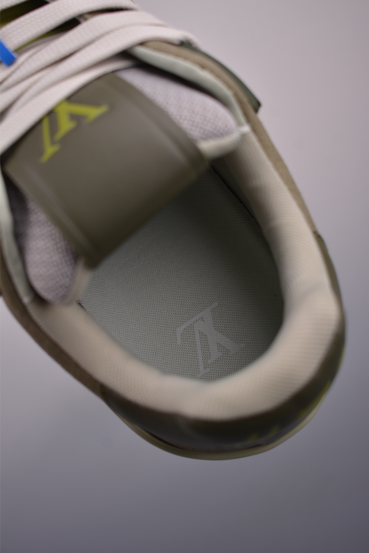 Louis Vuitton Trainer Low-Top Sneakers - Premium Leather, Olive Green 10 i1750804159688 6031 0 8