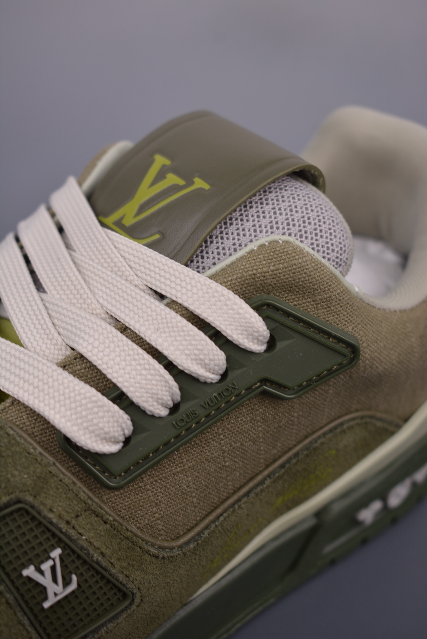 Louis Vuitton Trainer Low-Top Sneakers - Premium Leather, Olive Green 8 i1750804161119 287 0 6