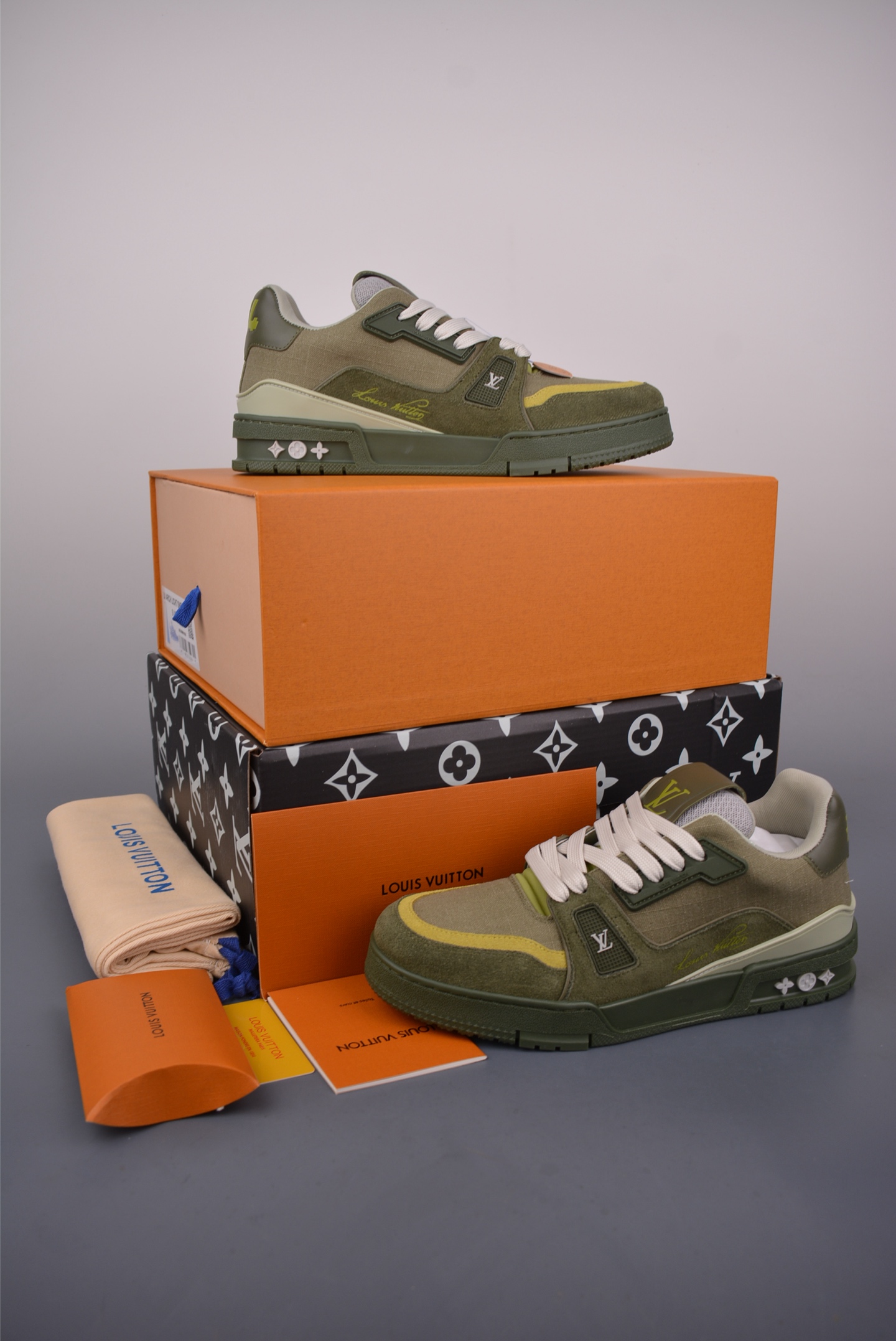 Louis Vuitton Trainer Low-Top Sneakers - Premium Leather, Olive Green 6 i1750804161162 7215 0 4