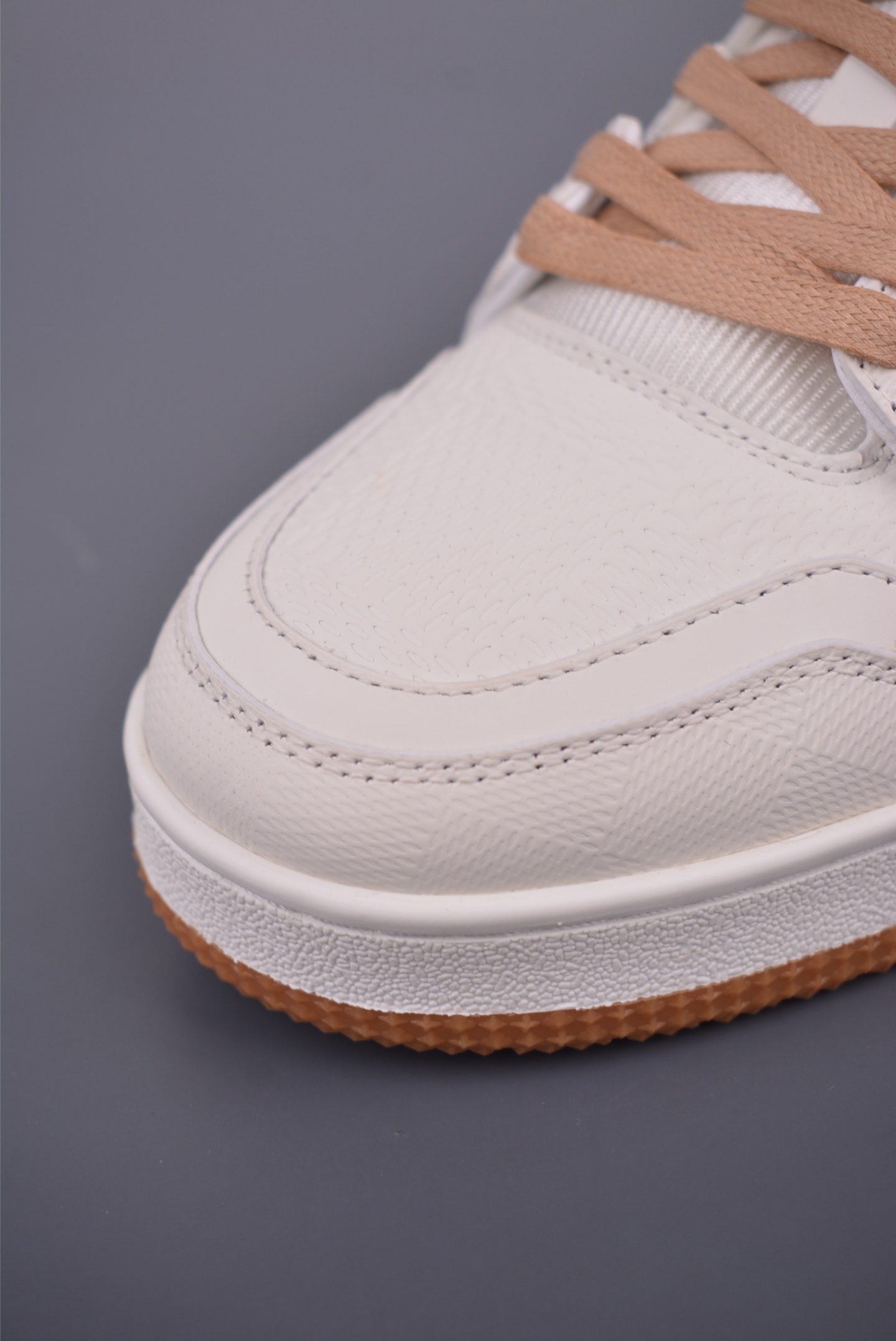Louis Vuitton Trainer Sneaker: Premium Leather, Low-Top, Casual Shoes 7 i1750804238555 7286 0 5