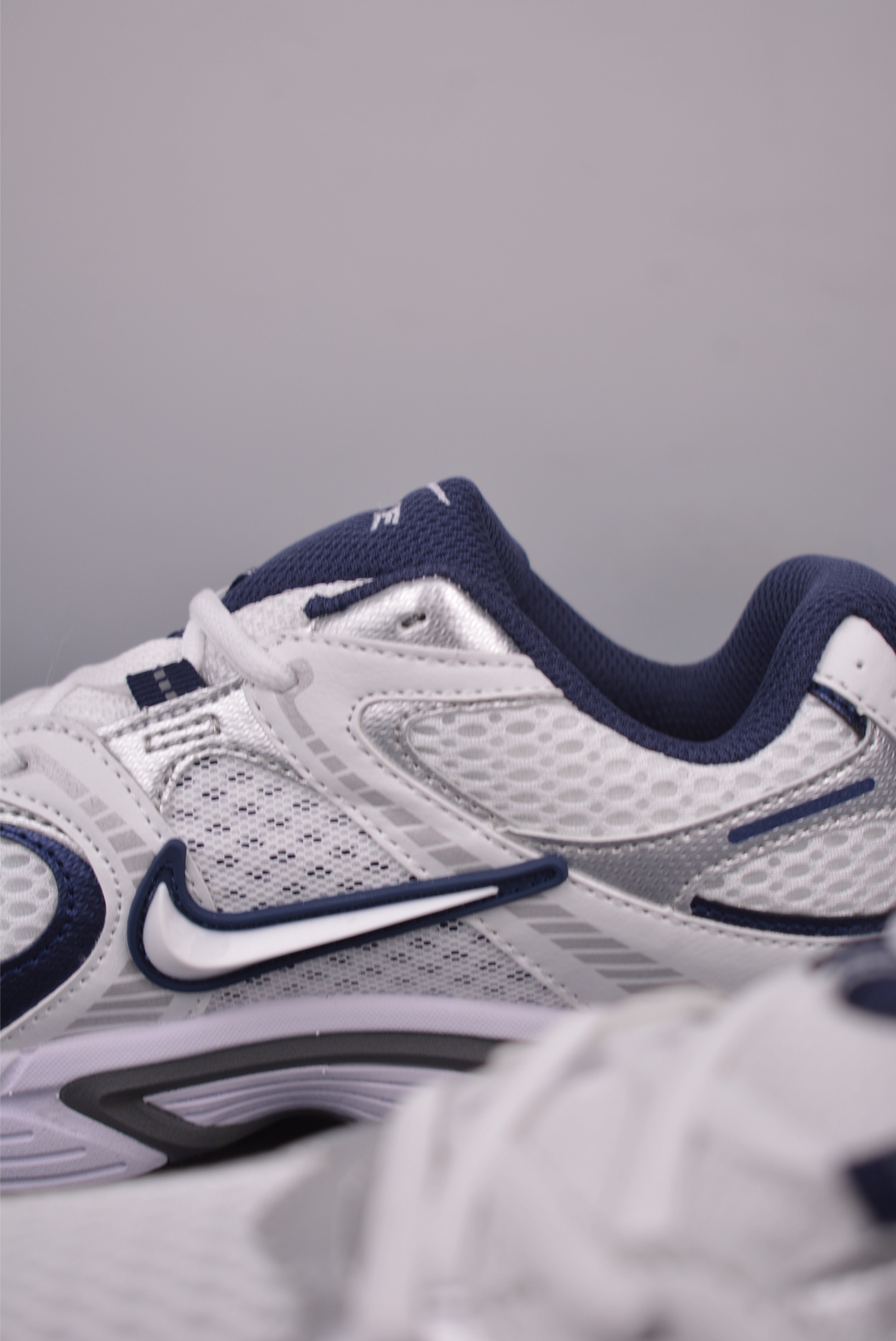 Nike V5 RNR Running Shoes, Low-Top, Comfortable, Versatile, and Anti-Slip 8 i1750883537325 5536 0 7