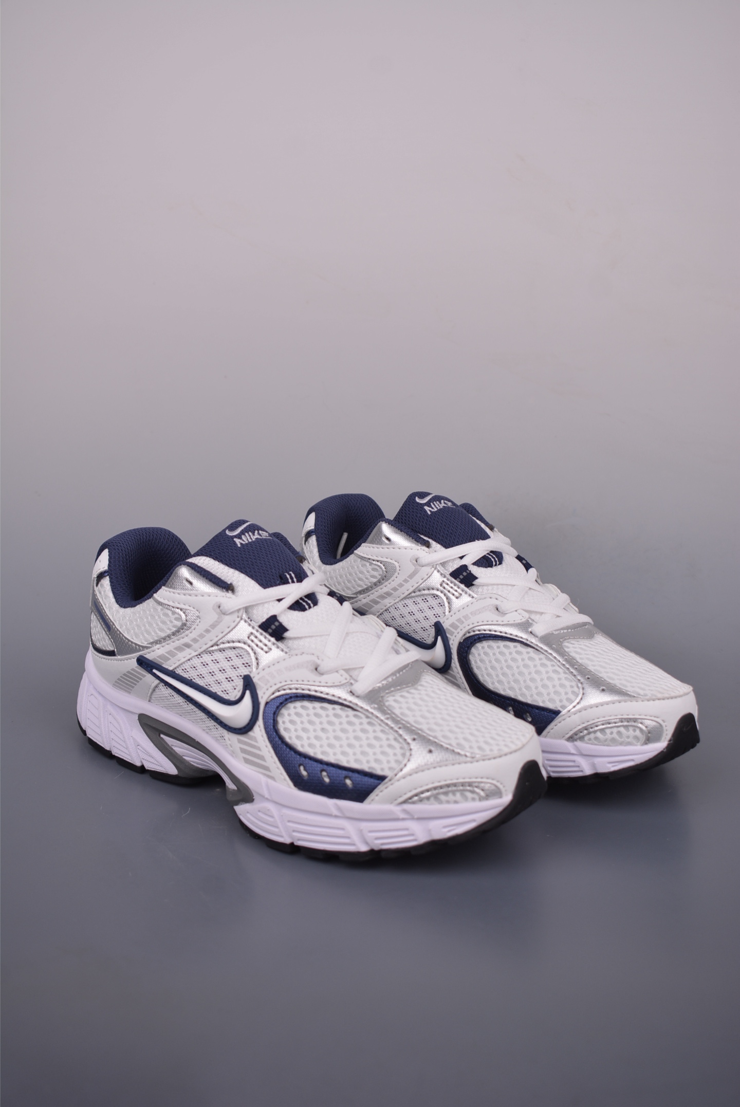 Nike V5 RNR Running Shoes, Low-Top, Comfortable, Versatile, and Anti-Slip 1 i1750883537359 6502 0 0