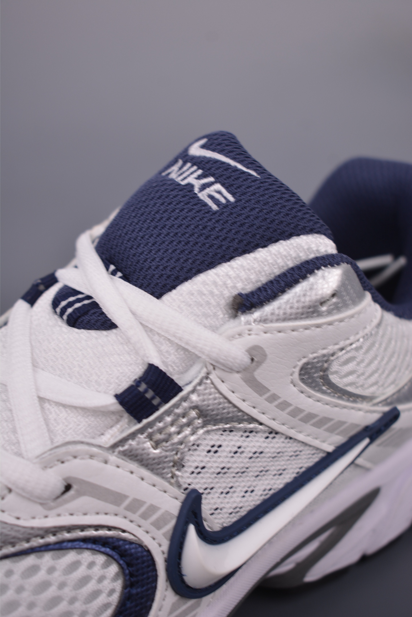 Nike V5 RNR Running Shoes, Low-Top, Comfortable, Versatile, and Anti-Slip 7 i1750883540541 5551 0 6