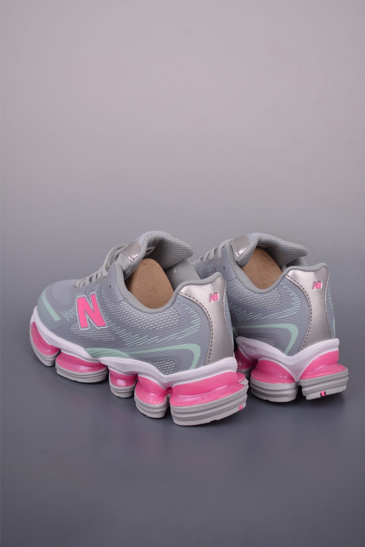 New Balance M2000 Series Fashionable and Versatile Mesh Sneakers 3 i1750884544864 9049 0 1