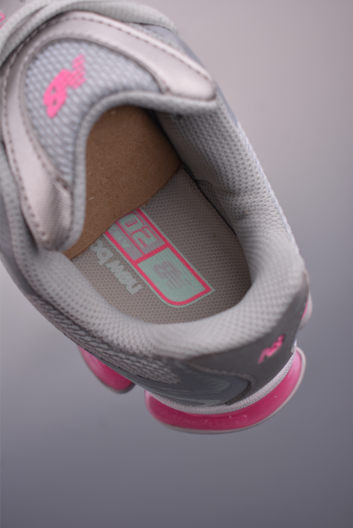 New Balance M2000 Series Fashionable and Versatile Mesh Sneakers 10 i1750884544941 6179 0 8