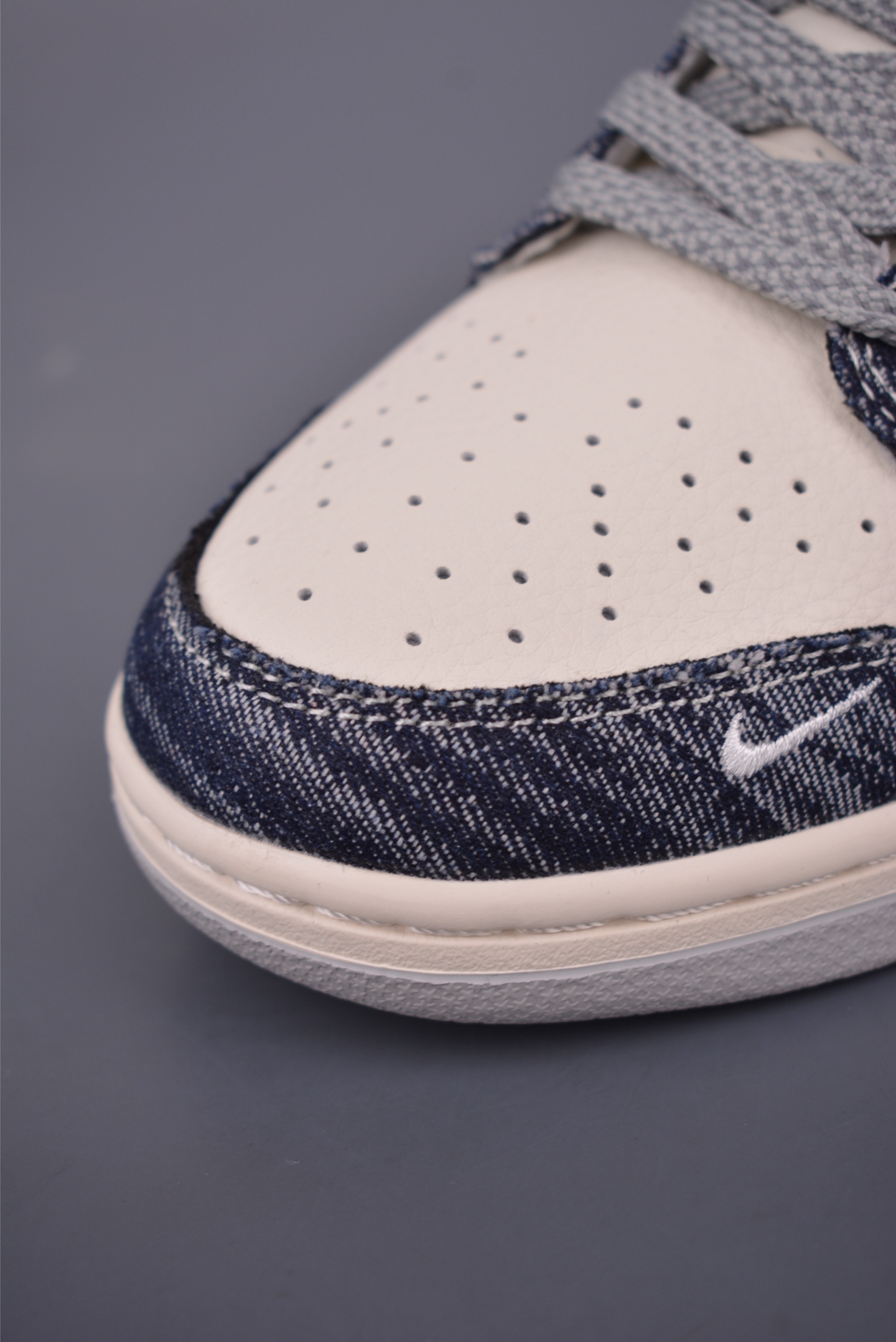 Nike SB Dunk Low Louis Vuitton Edition Premium Quality Sneakers 7 i1750885081067 6165 0 5