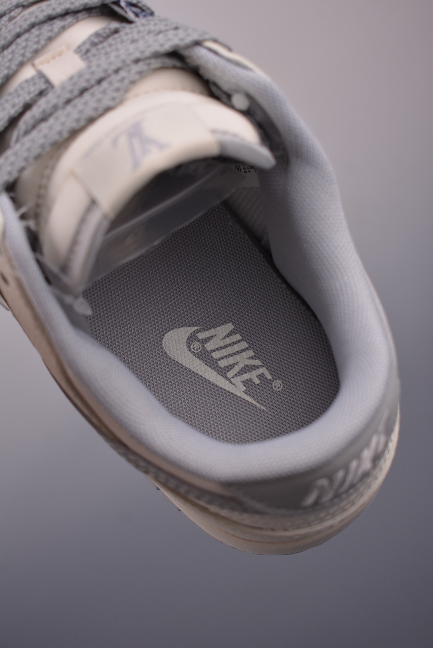 Nike SB Dunk Low Louis Vuitton Edition Premium Quality Sneakers 10 i1750885083047 4703 0 8