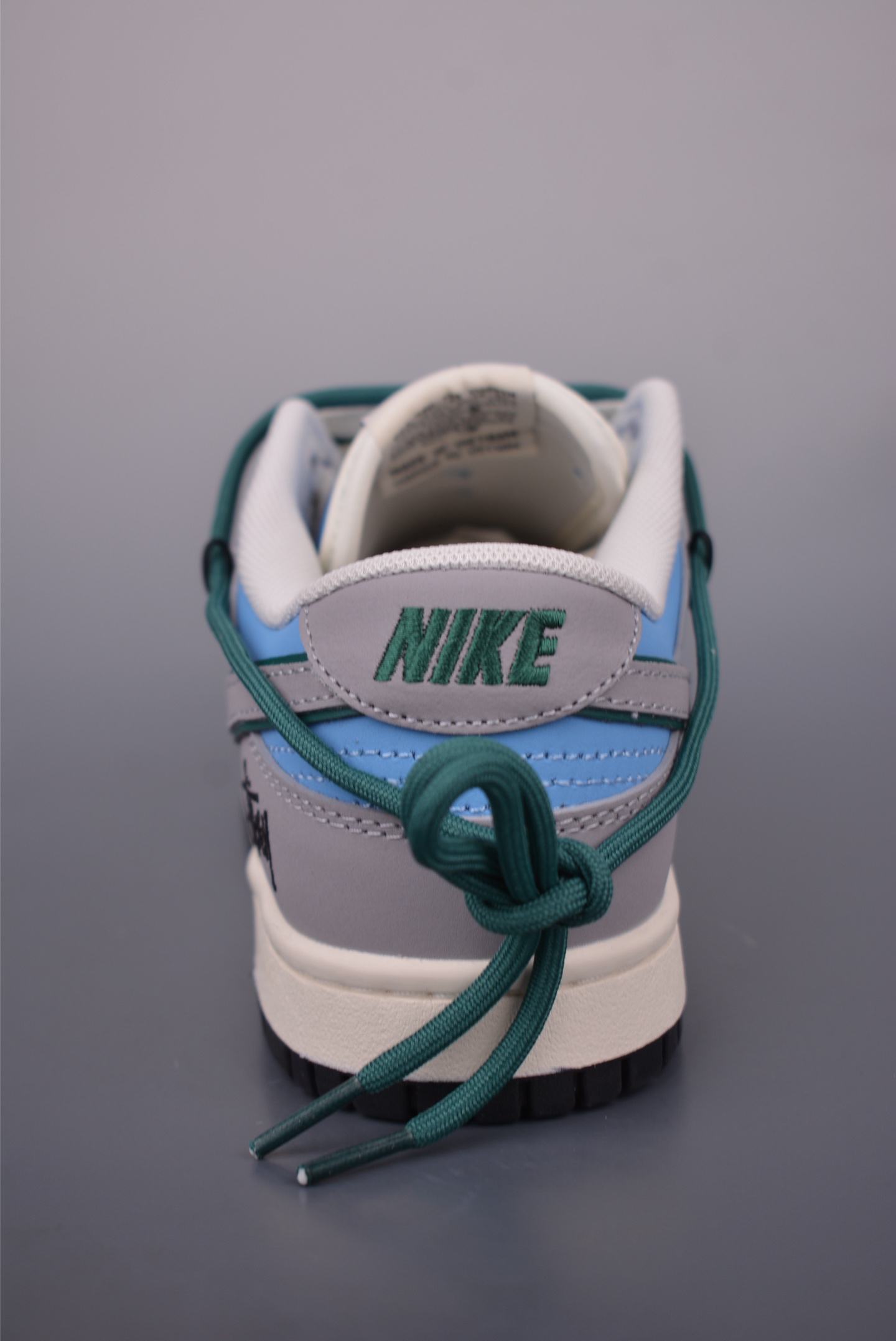 Nike SB Dunk Low Stussy Collab Deconstructed Drawstring Laces Sneakers 5 i1750885123192 6135 0 3