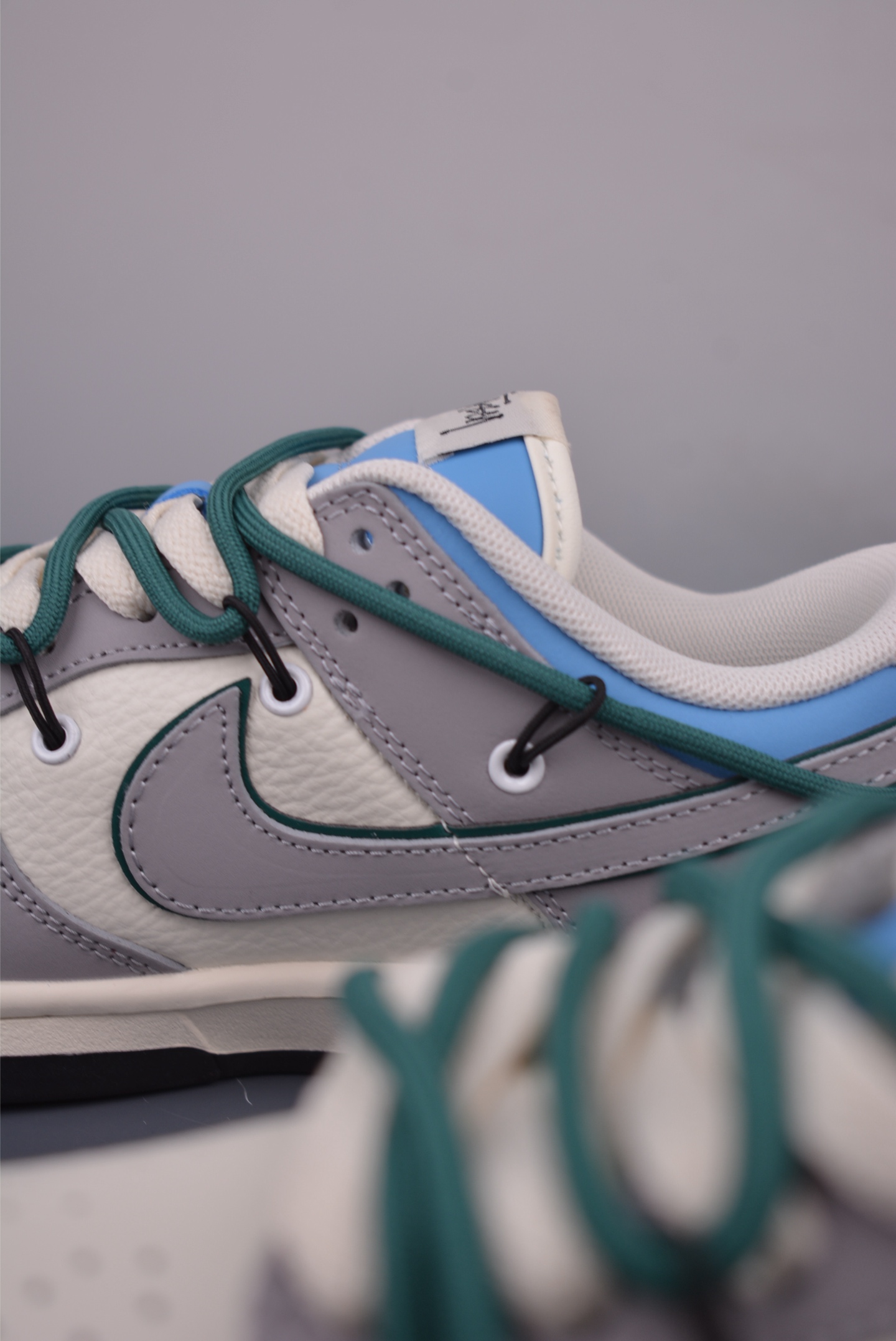 Nike SB Dunk Low Stussy Collab Deconstructed Drawstring Laces Sneakers 9 i1750885123216 7911 0 7