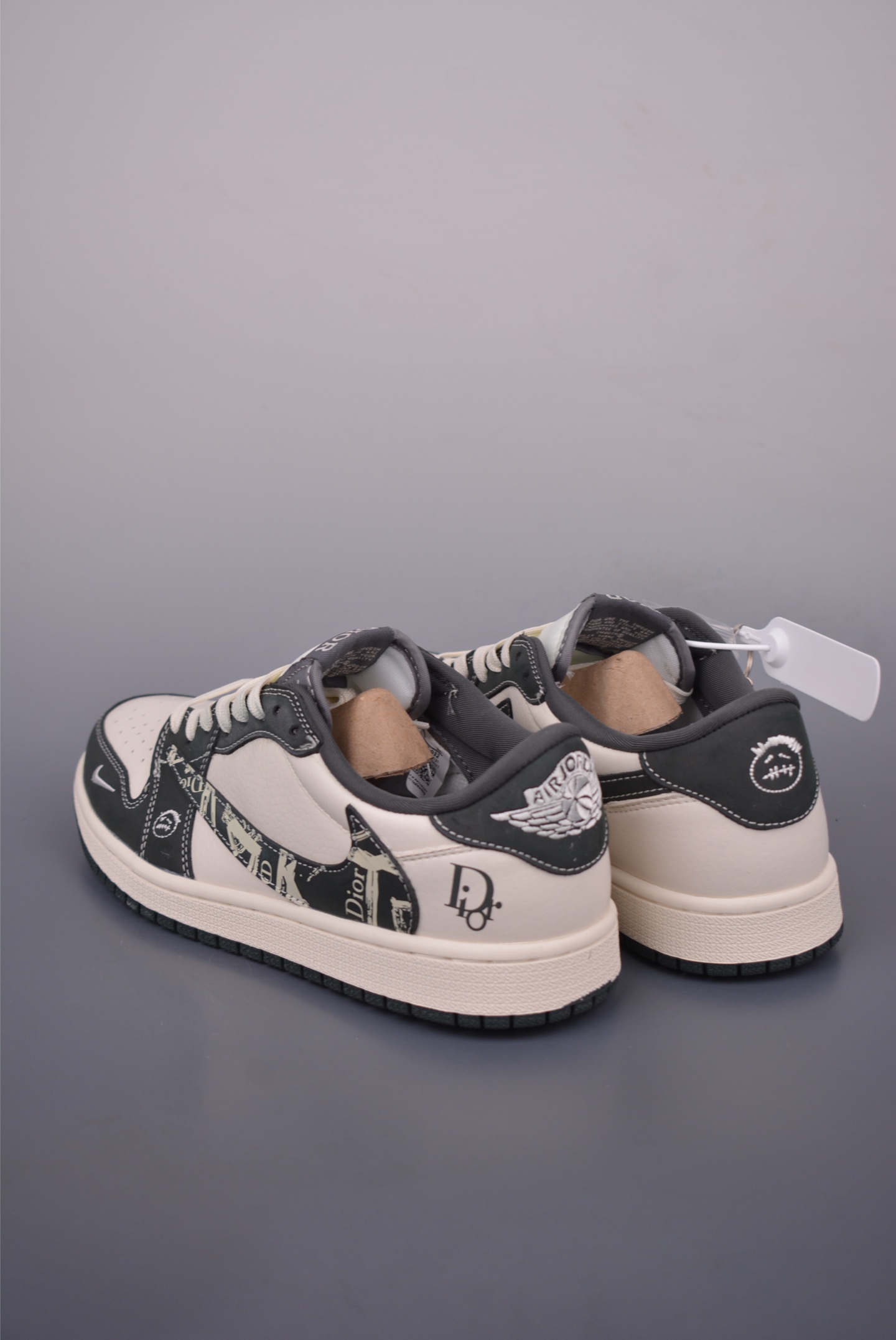 Fragment x Travis Scott x Dior Air Jordan 1 Low Sneaker - Limited Edition 2 i1750885241248 9990 0 1
