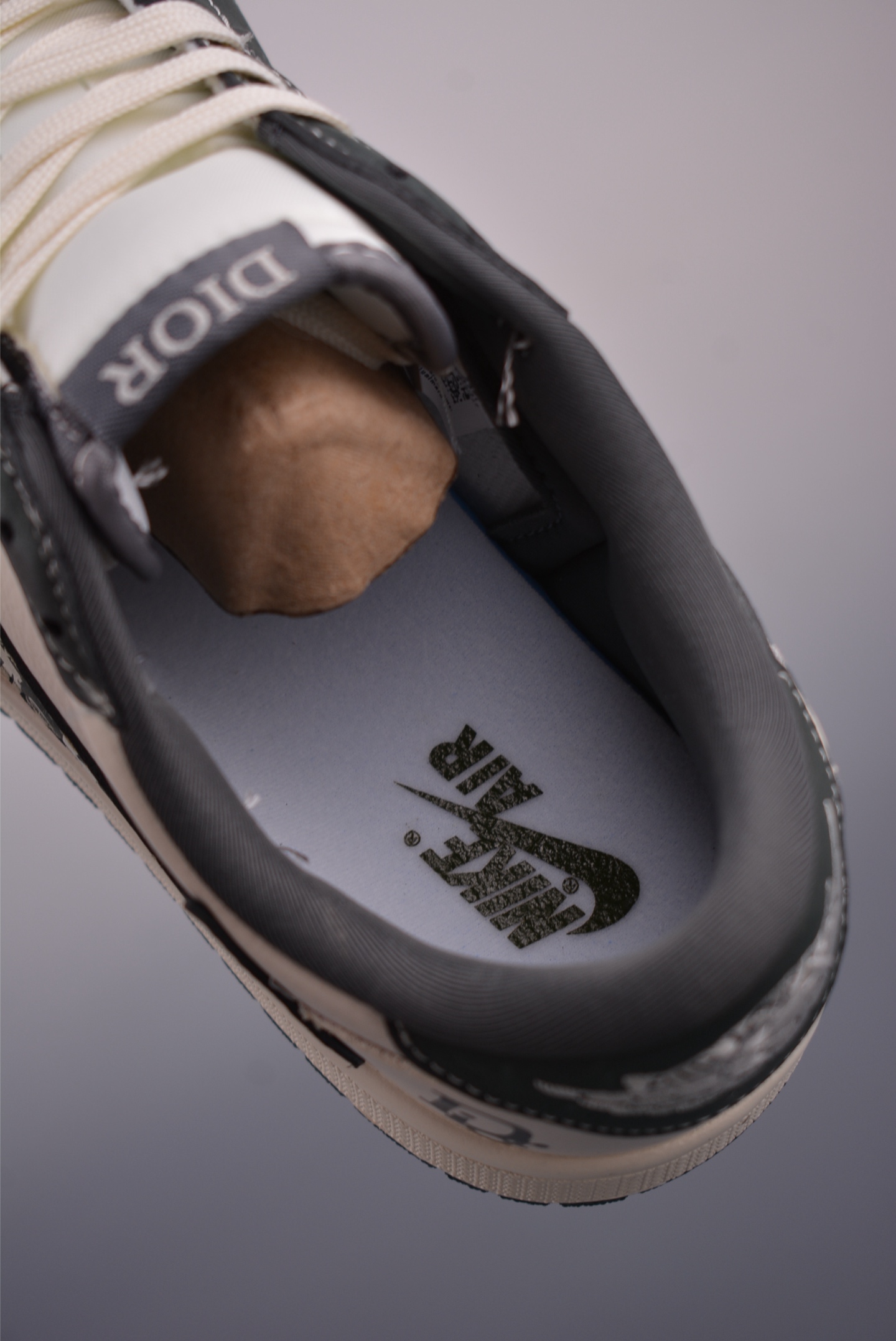 Fragment x Travis Scott x Dior Air Jordan 1 Low Sneaker - Limited Edition 9 i1750885241270 5126 0 8