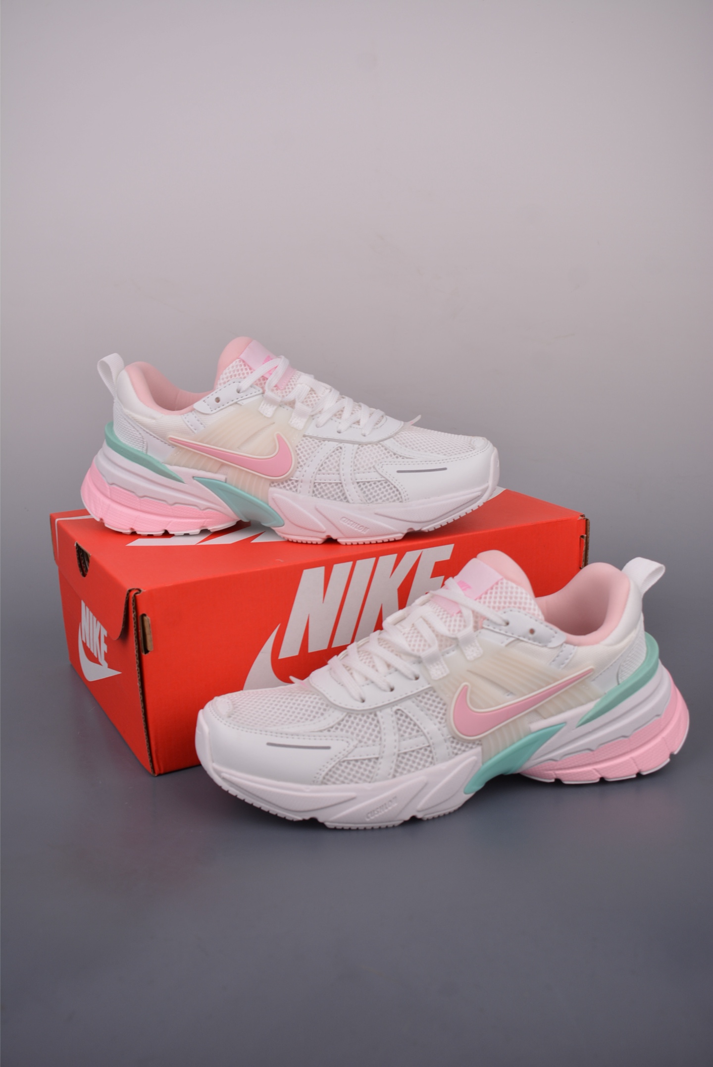 Nike V2K Runtekk Retro Low-Top Running Shoes - Shock Absorption & Lightweight 6 i1750969464489 6281 0 4