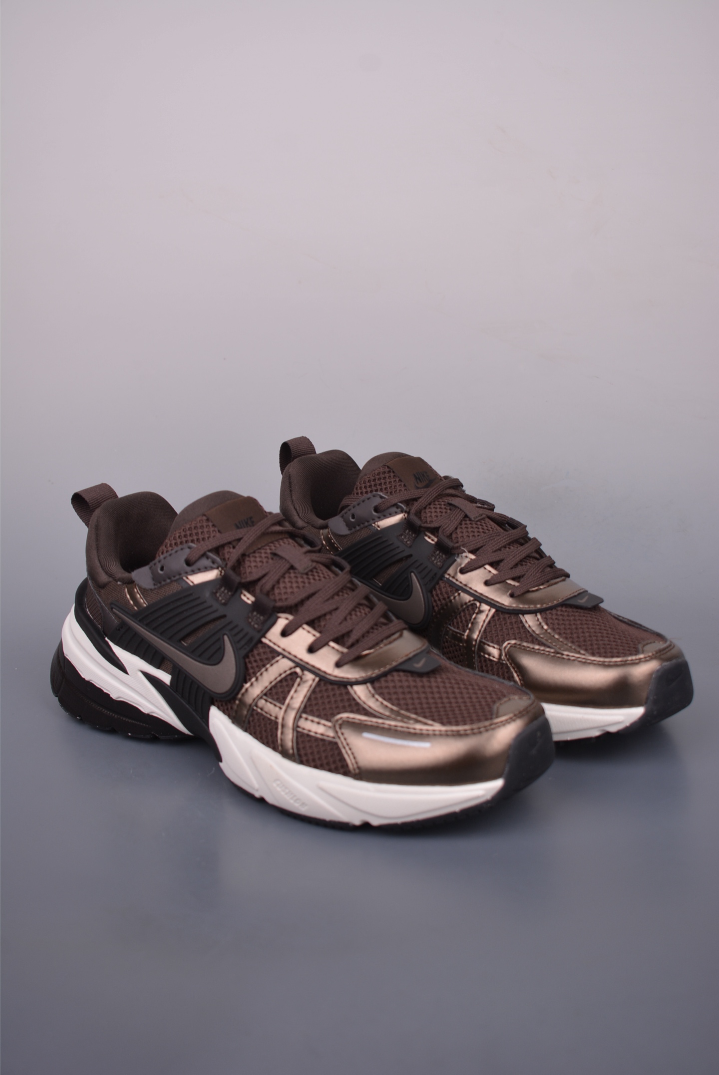 Nike V2K Runtekk Low-Top Running Shoes - Cushioned, Breathable, and Anti-Slip 1 i1750969543312 3726 0 0