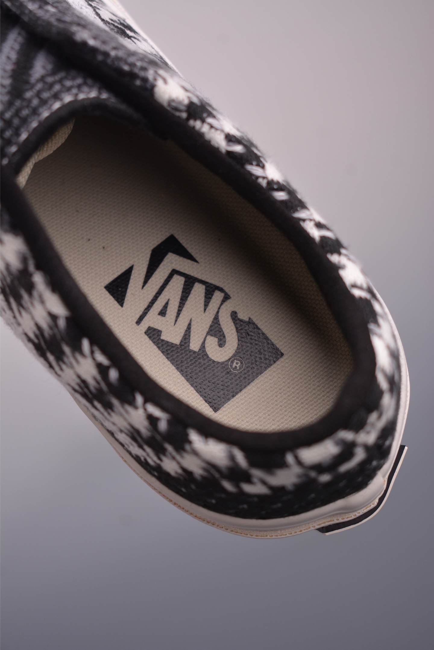 Vans Old Skool 36 EK Woven Sneakers - Premium Comfort & Style 9 i1750970341444 6612 0 8