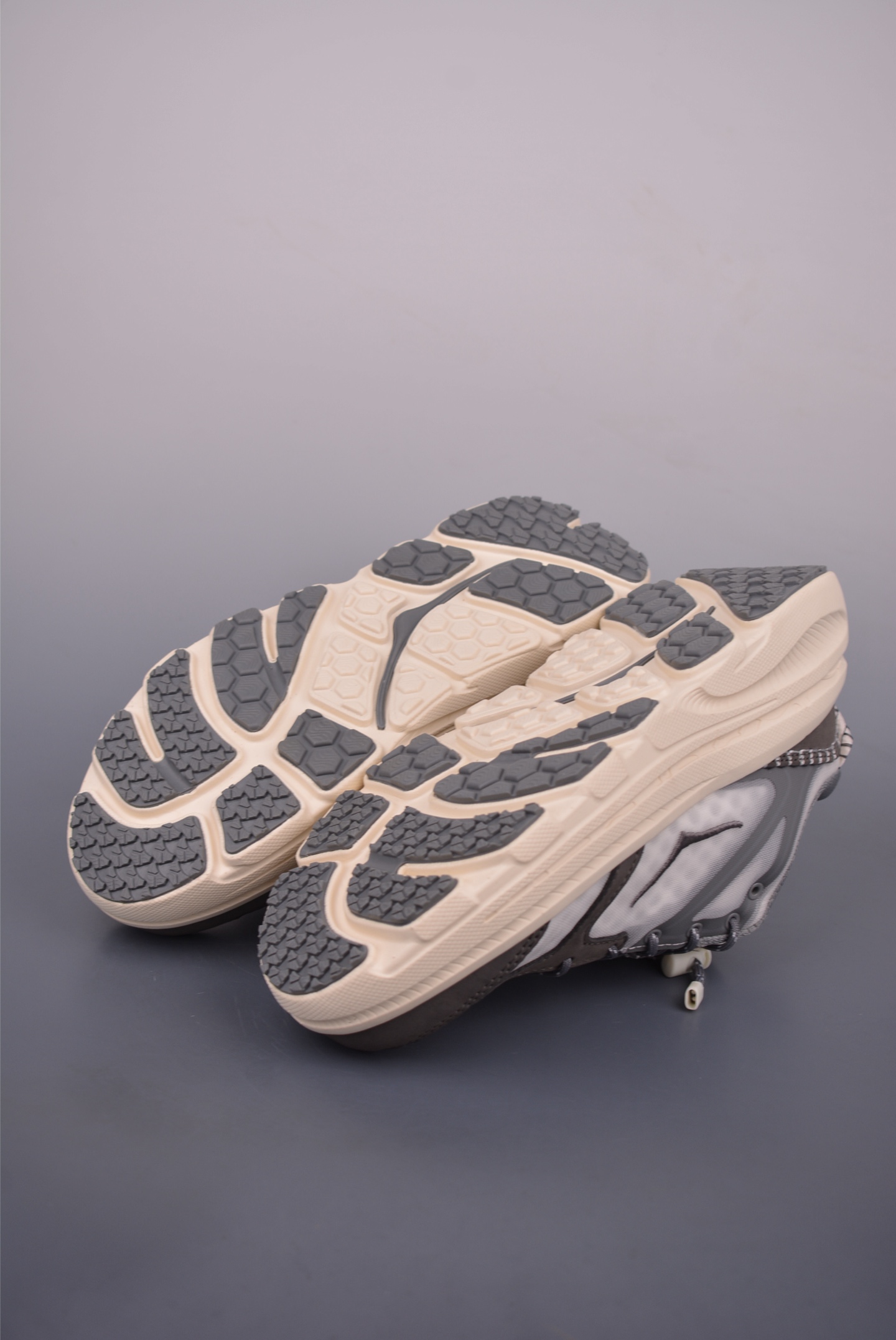 Hoka One One Bondi B3LS Low-Top Professional Trail Running Shoes 4 i1750970559179 5793 0 2