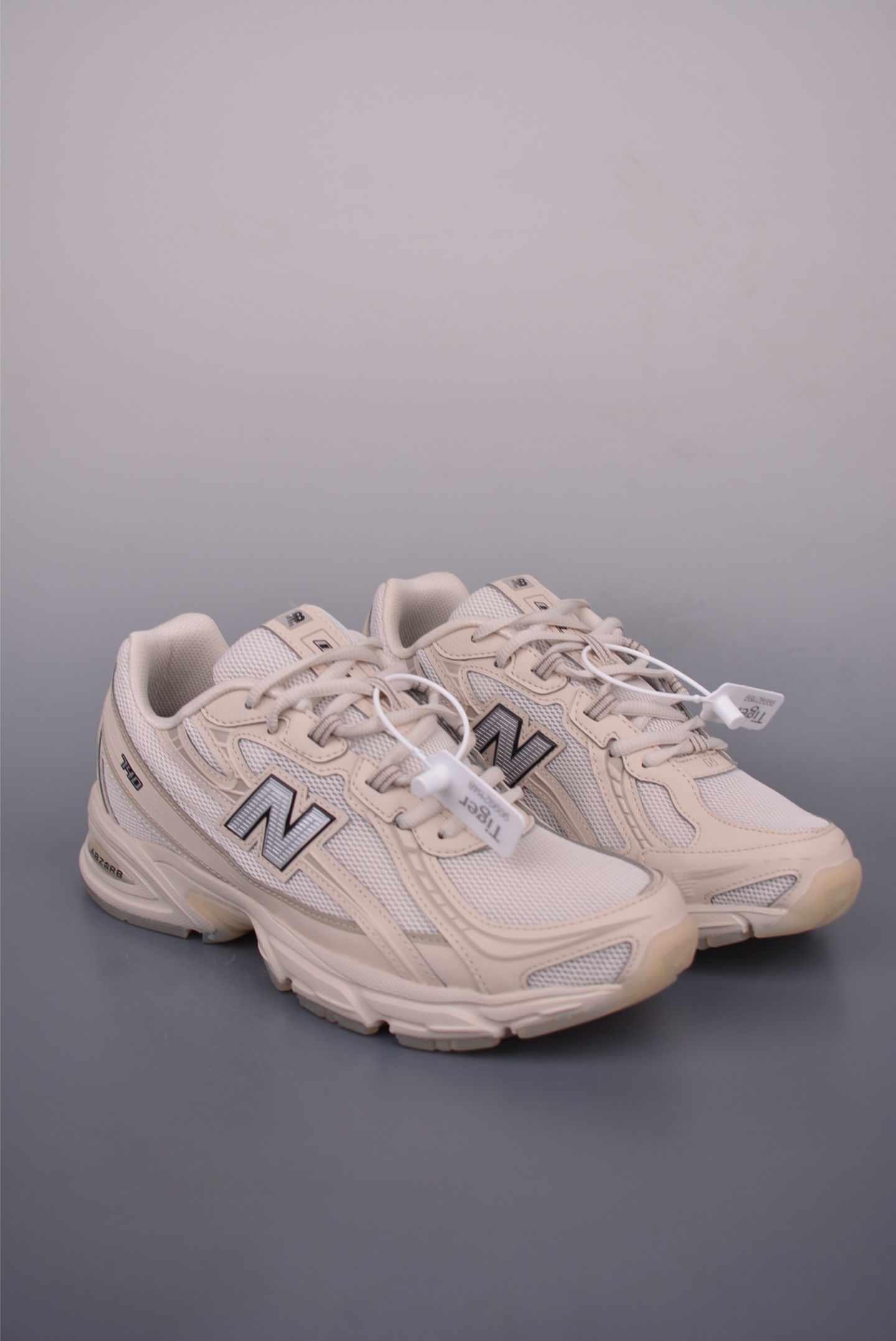 New Balance 740 Retro Running Shoes - Comfortable, Stylish, and Durable 1 i1750971463770 6160 0 0