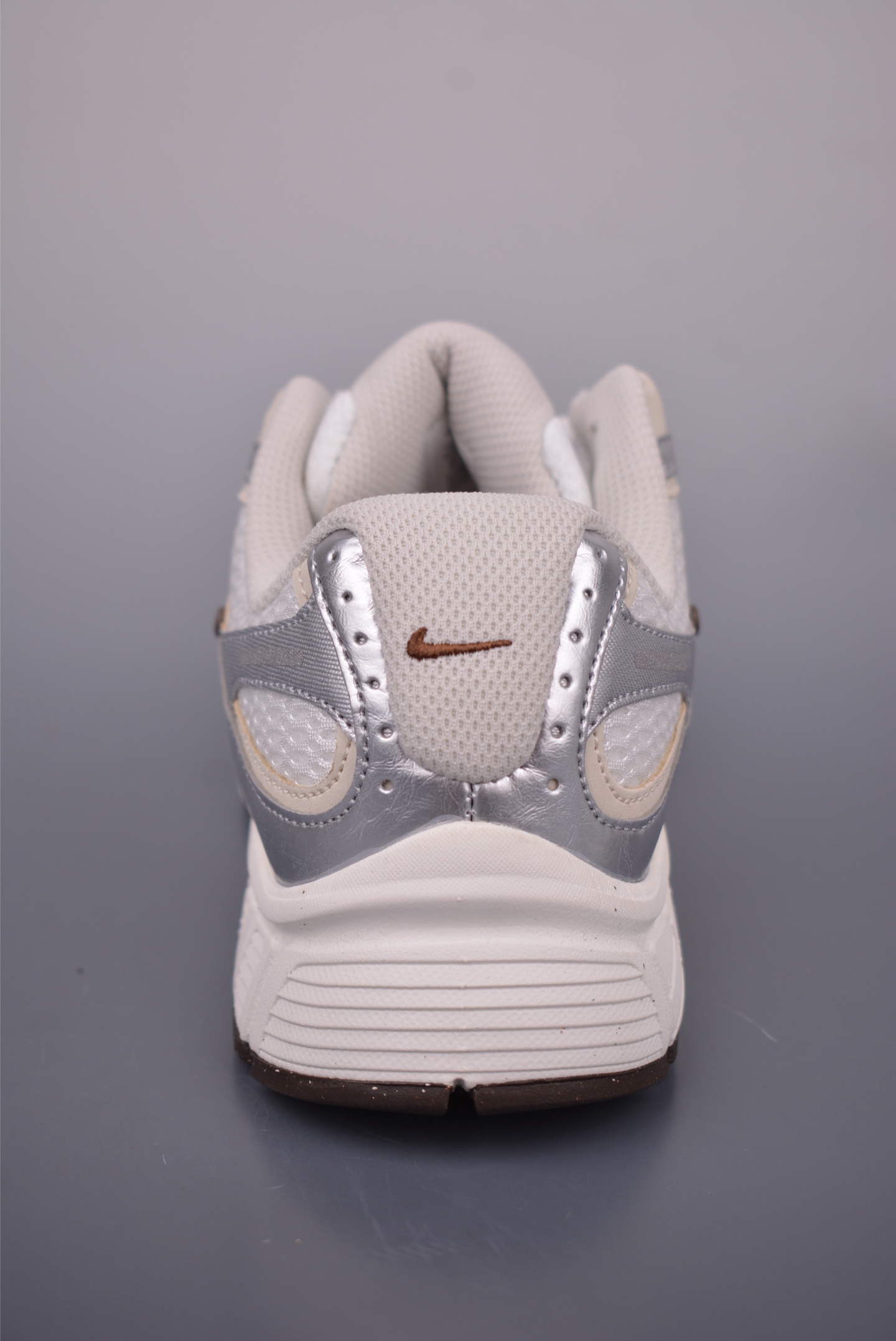 Nike V5 RNR Low-Top Running Shoes - Comfortable and Stylish for Daily Wear 4 i1750971557815 360 0 3