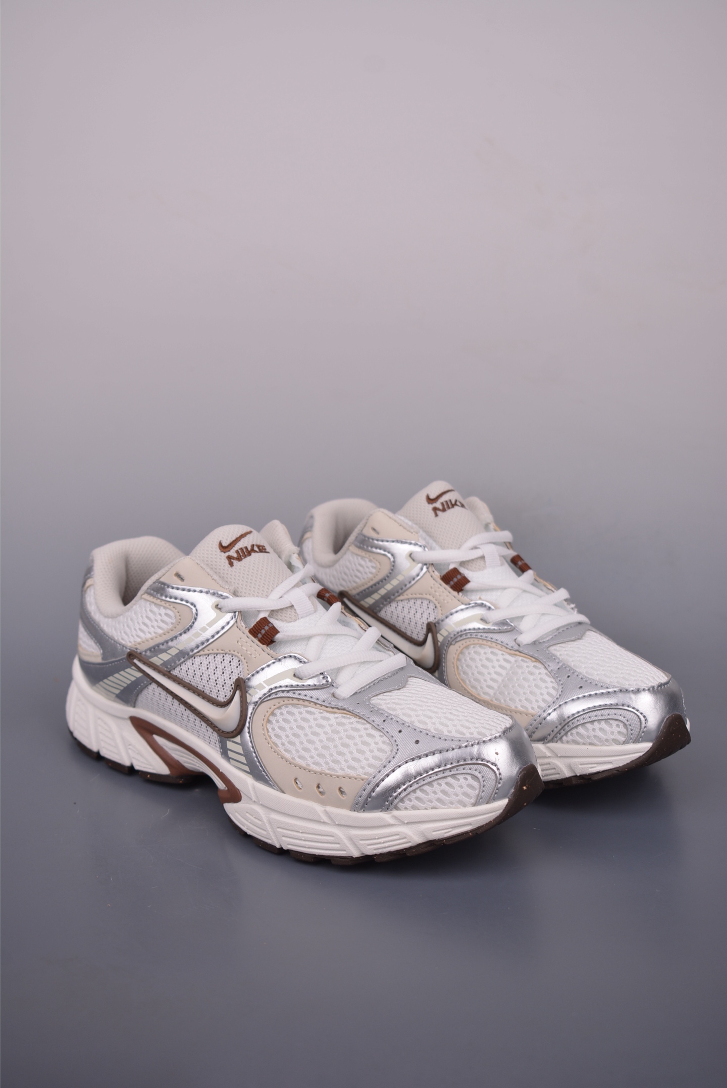 Nike V5 RNR Low-Top Running Shoes - Comfortable and Stylish for Daily Wear 1 i1750971557817 1158 0 0