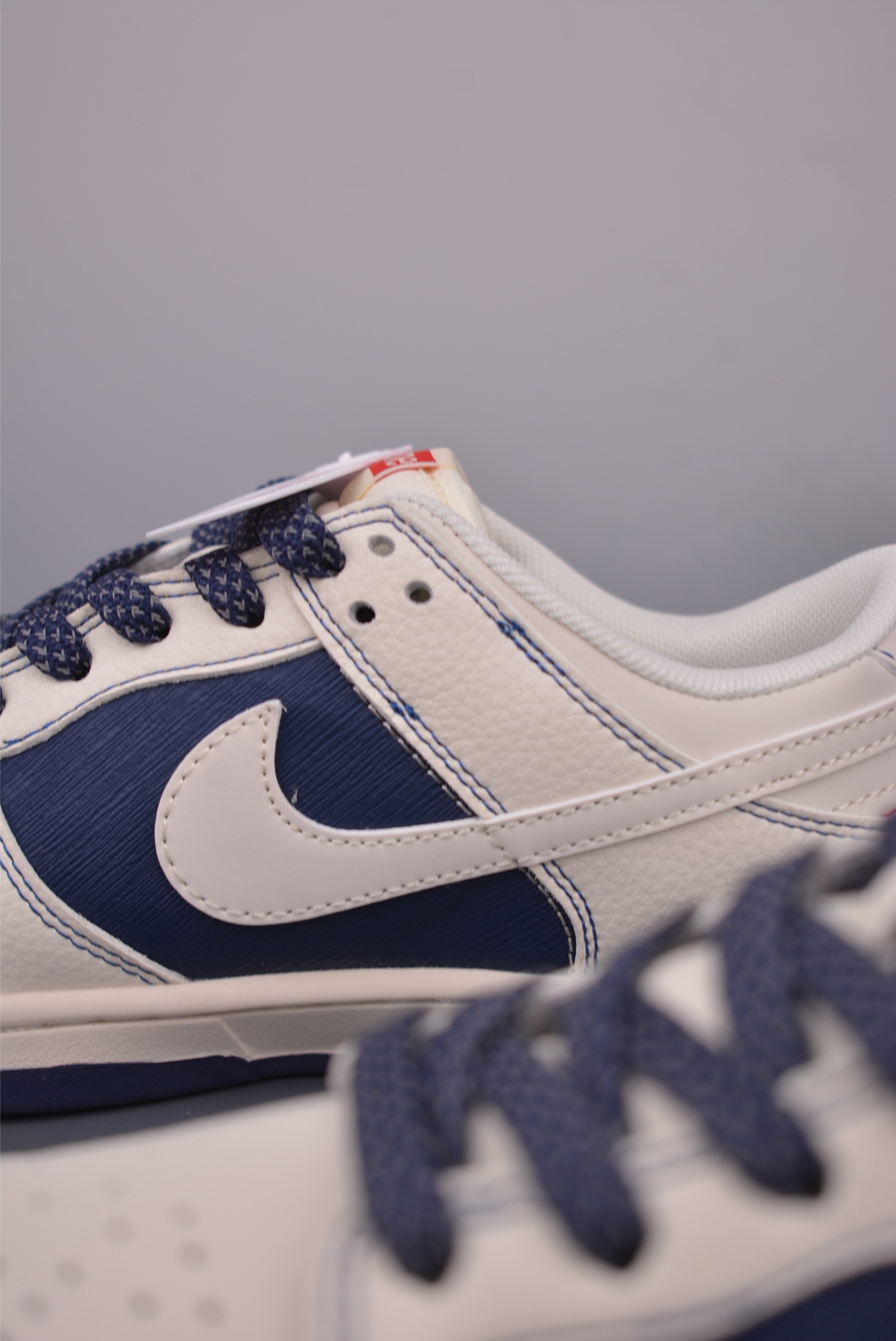 Nike SB Dunk Low Supreme Collab: Premium Comfort and Style 8 i1750971940461 6573 0 7
