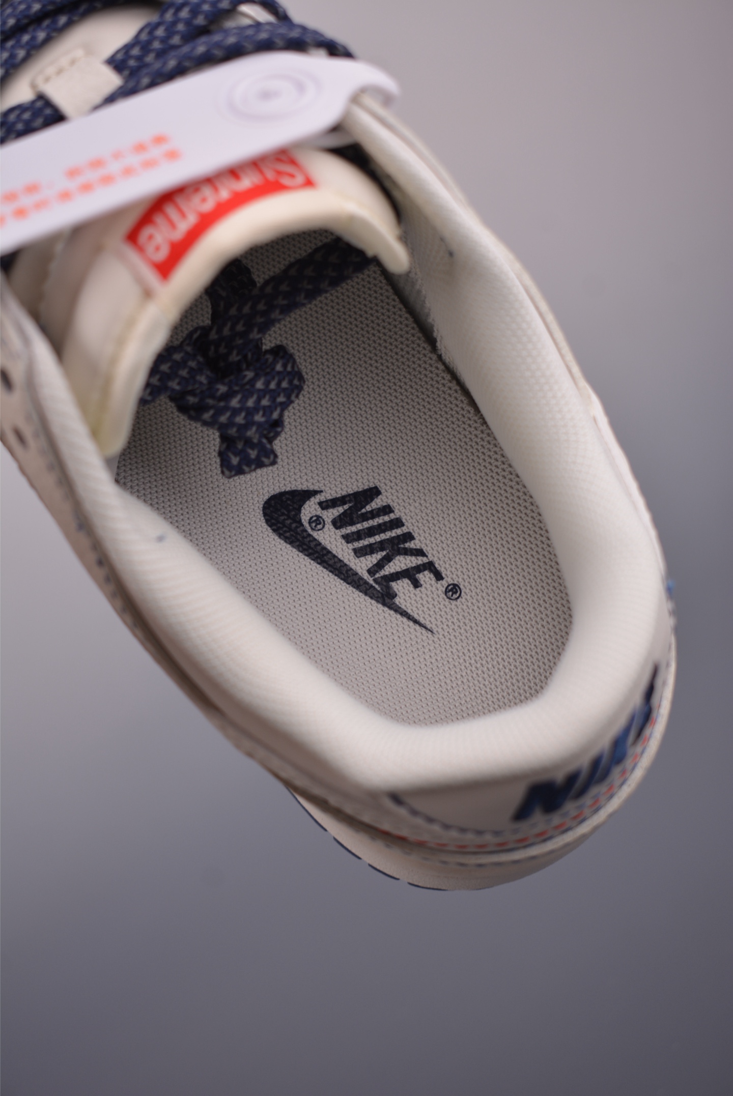 Nike SB Dunk Low Supreme Collab: Premium Comfort and Style 9 i1750971940507 6006 0 8
