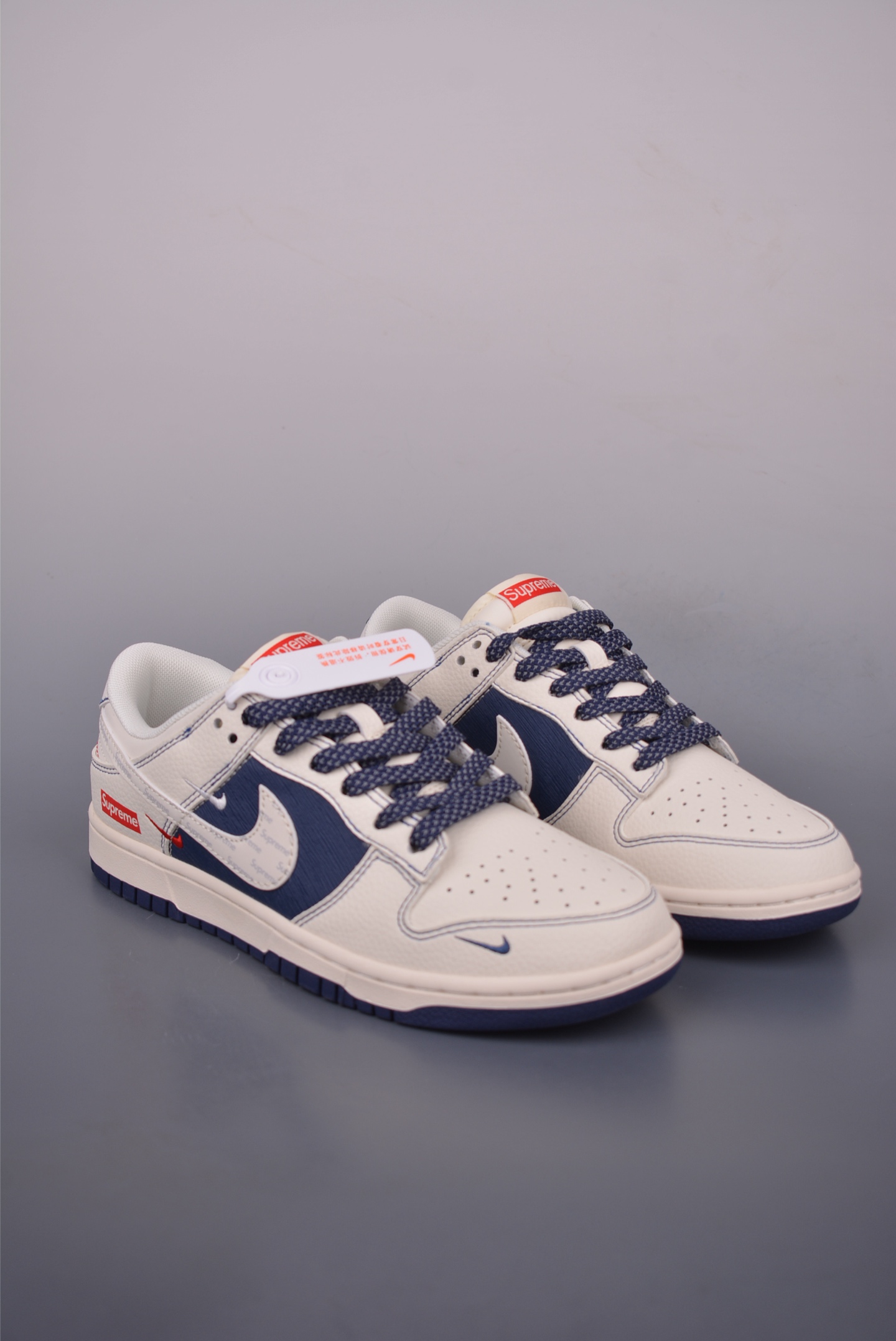 Nike SB Dunk Low Supreme Collab: Premium Comfort and Style 1 i1750971942033 4484 0 0
