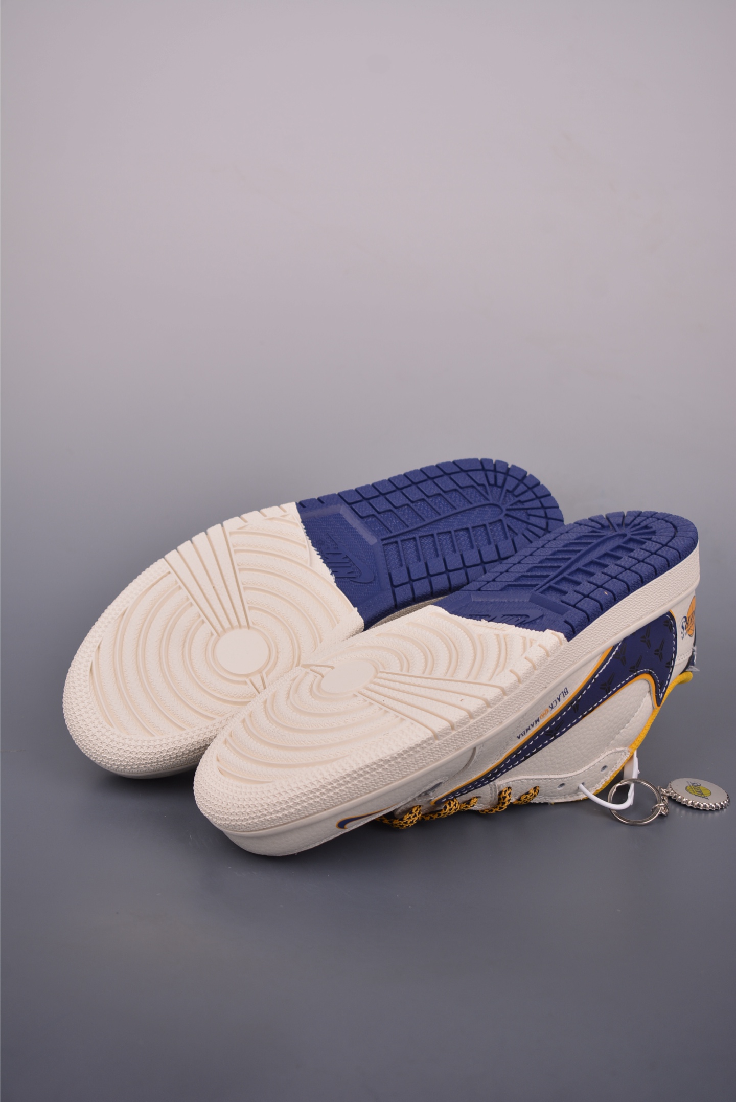 Nike Air Jordan 1 Low Lakers, Off White/Navy/Yellow, Men's Shoes 4 i1750972202828 1251 0 2