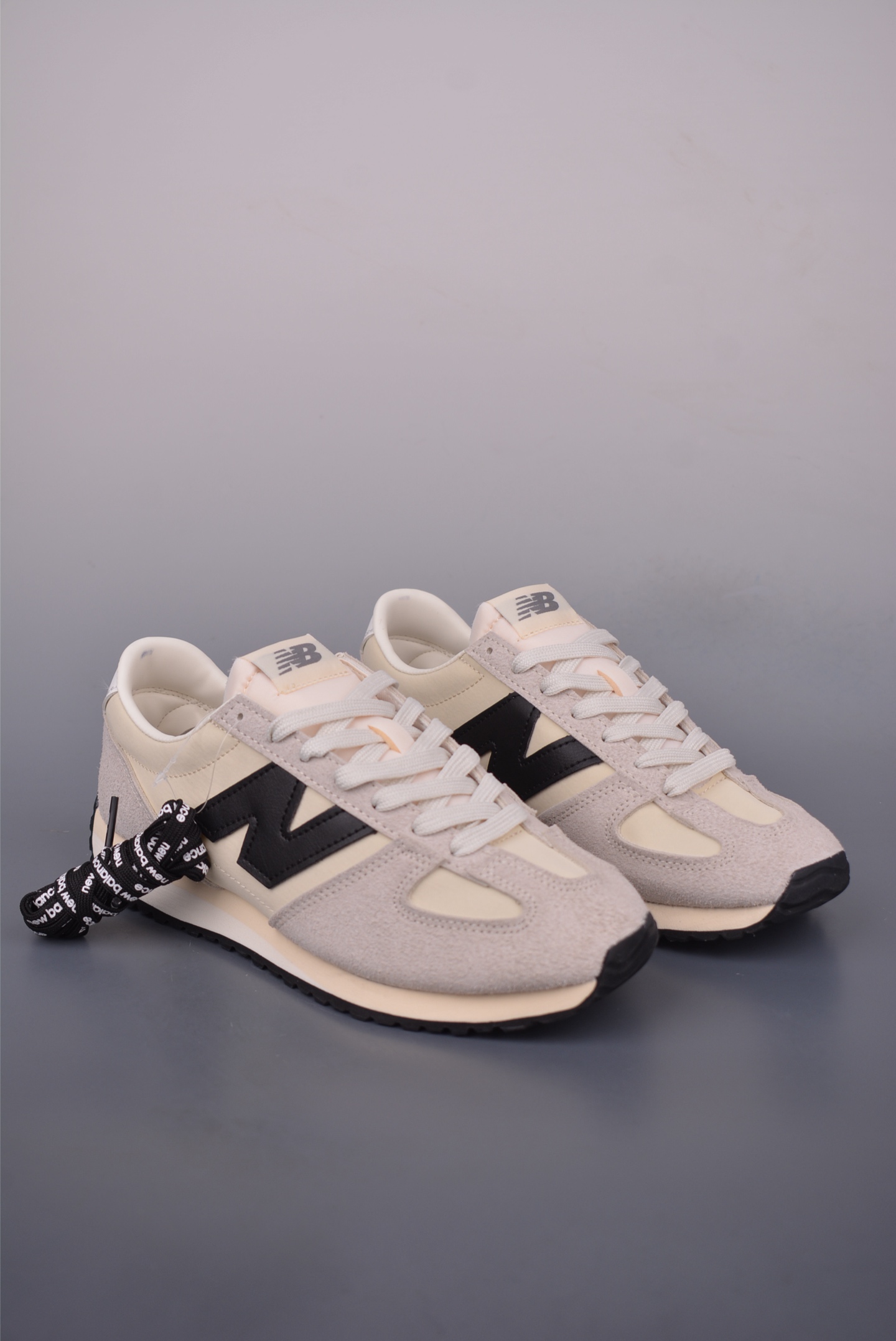 New Balance 471 Retro Sneakers - Stylish Comfort for Everyday Wear 2 i1751059417638 1813 0 0