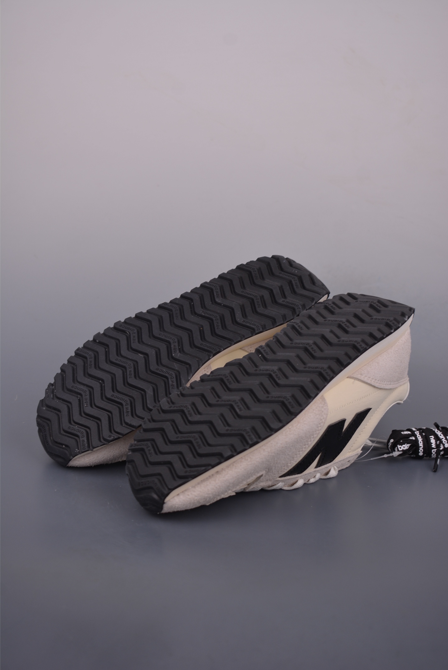 New Balance 471 Retro Sneakers - Stylish Comfort for Everyday Wear 4 i1751059417638 4792 0 2