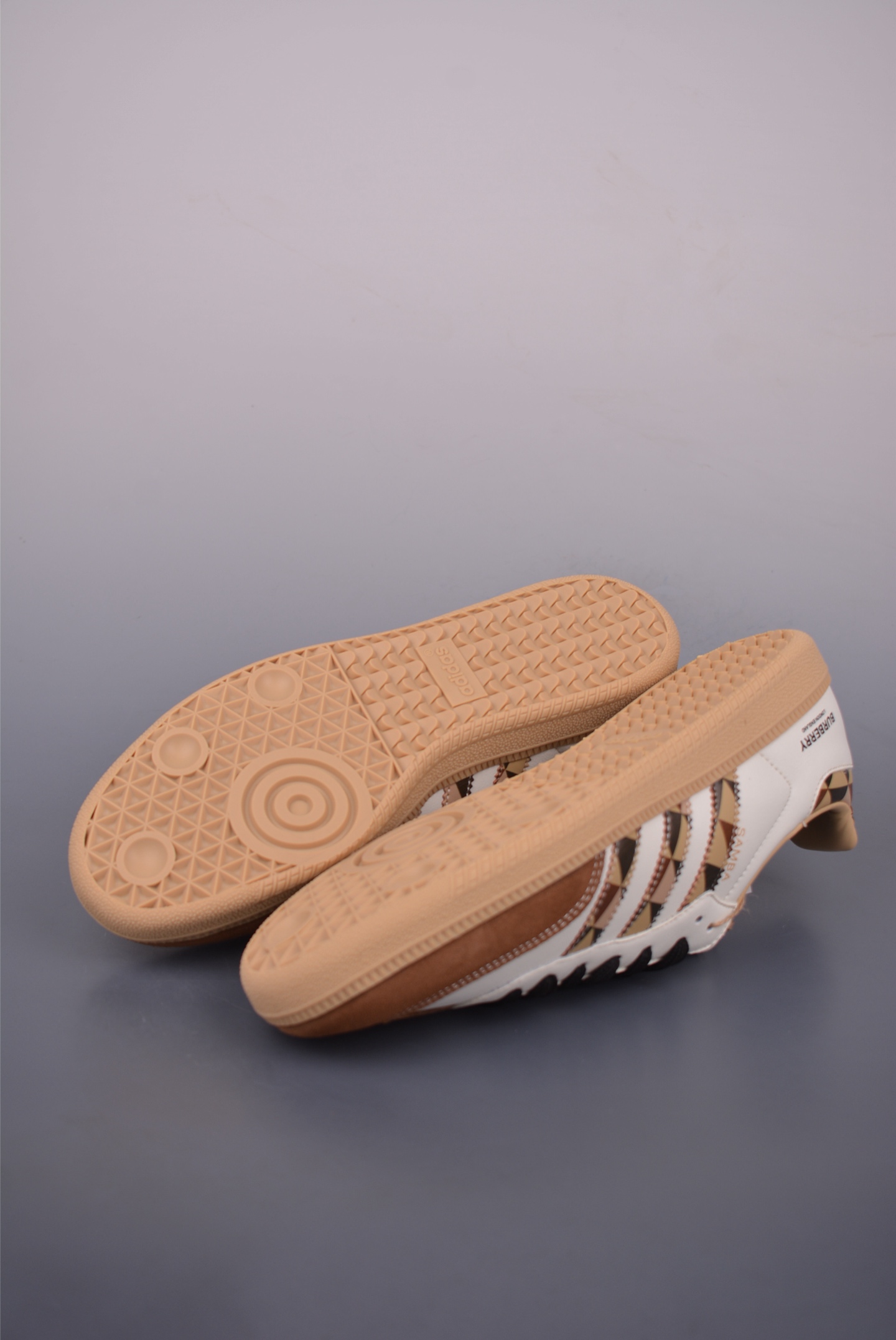 Burberry x Samba OG DIY Sneakers: Premium Leather, Iconic Style, Comfort Fit 4 i1751060553496 6187 0 2