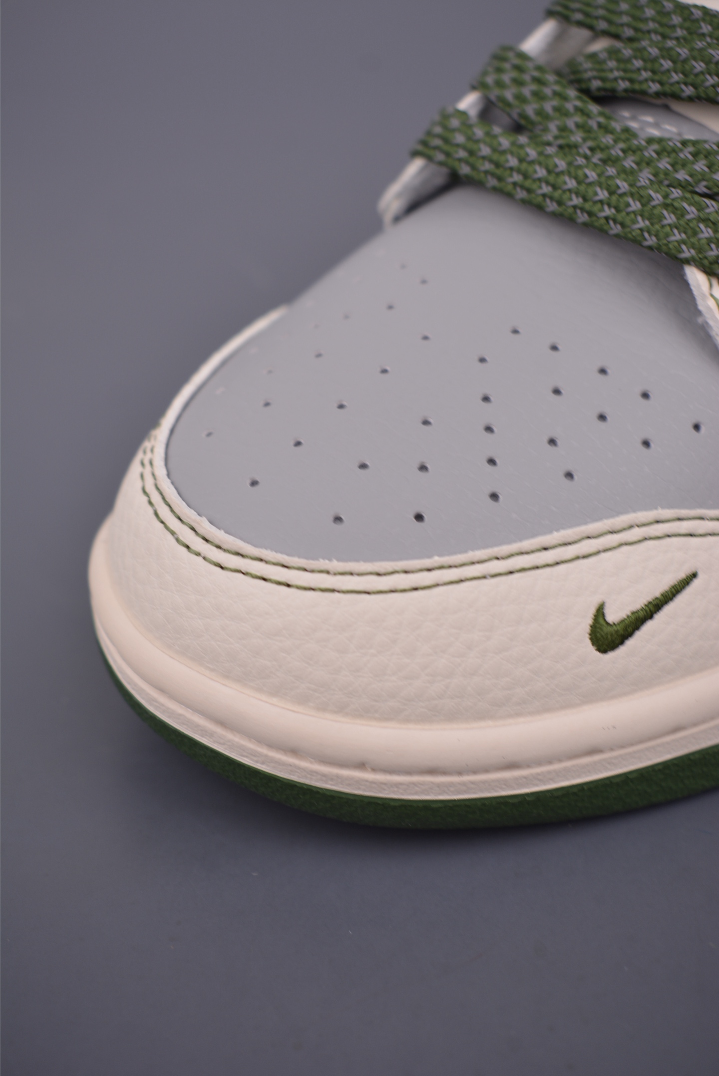 Nike SB Dunk Low Supreme Collab Premium Sneakers - Original Leather 6 i1751060660999 4870 0 5